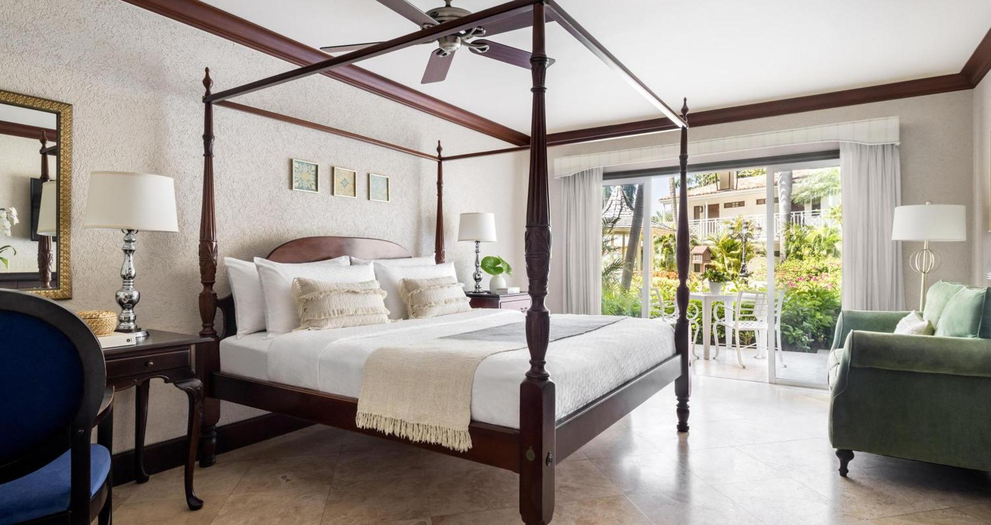 Caribbean Honeymoon Grande Luxe Poolside Walkout Room