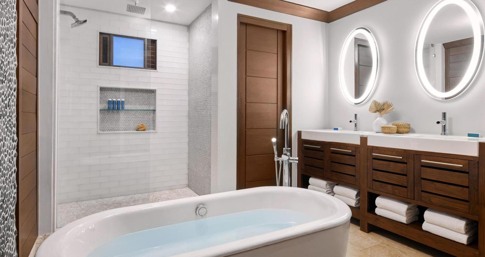 Crystal Lagoon Luxury Honeymoon Room Balcony Tranquility Soaking Tub