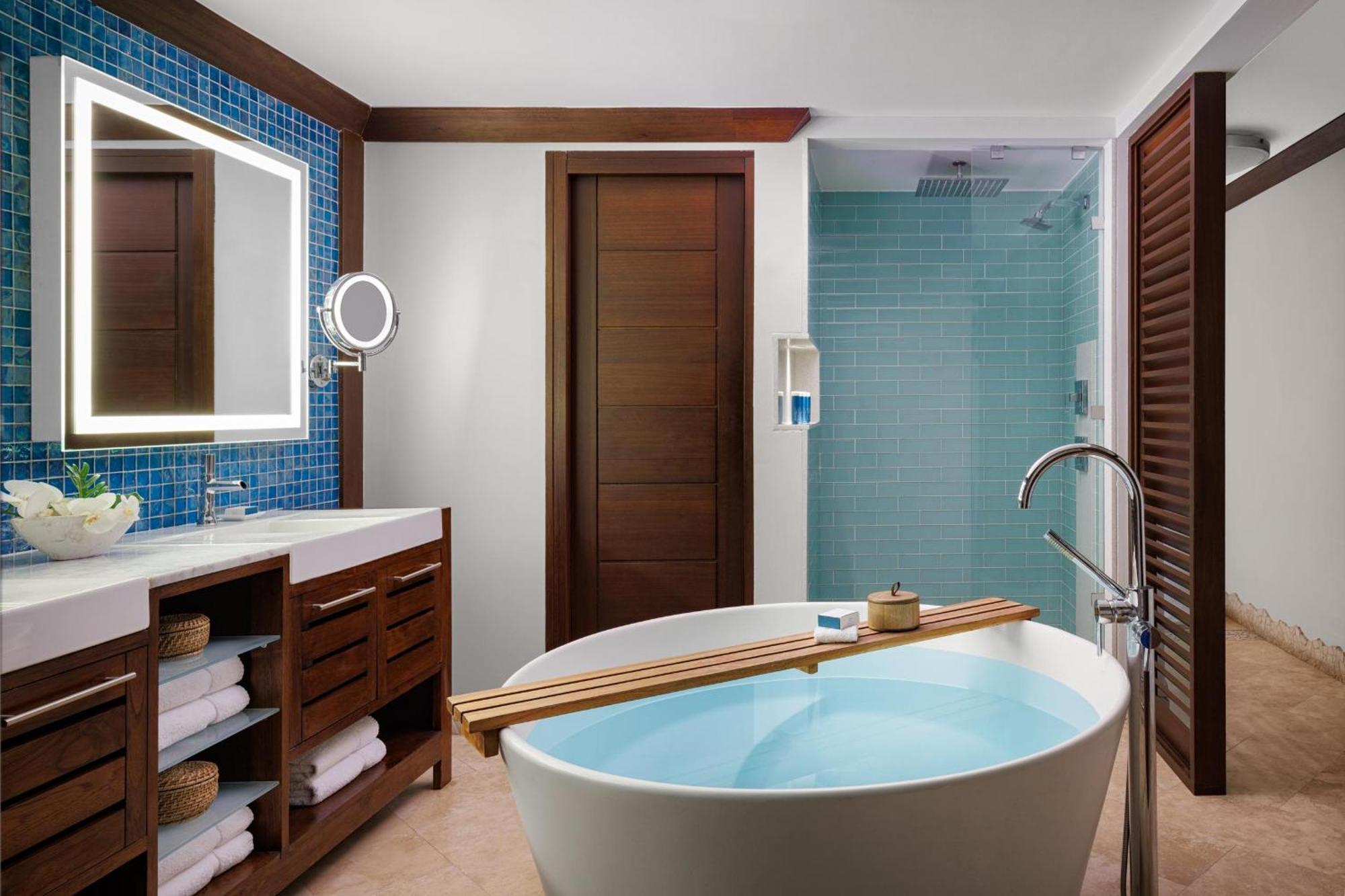 Crystal Lagoon One-Bedroom Butler Honeymoon Suite Balcony Tranquility Soaking Tub