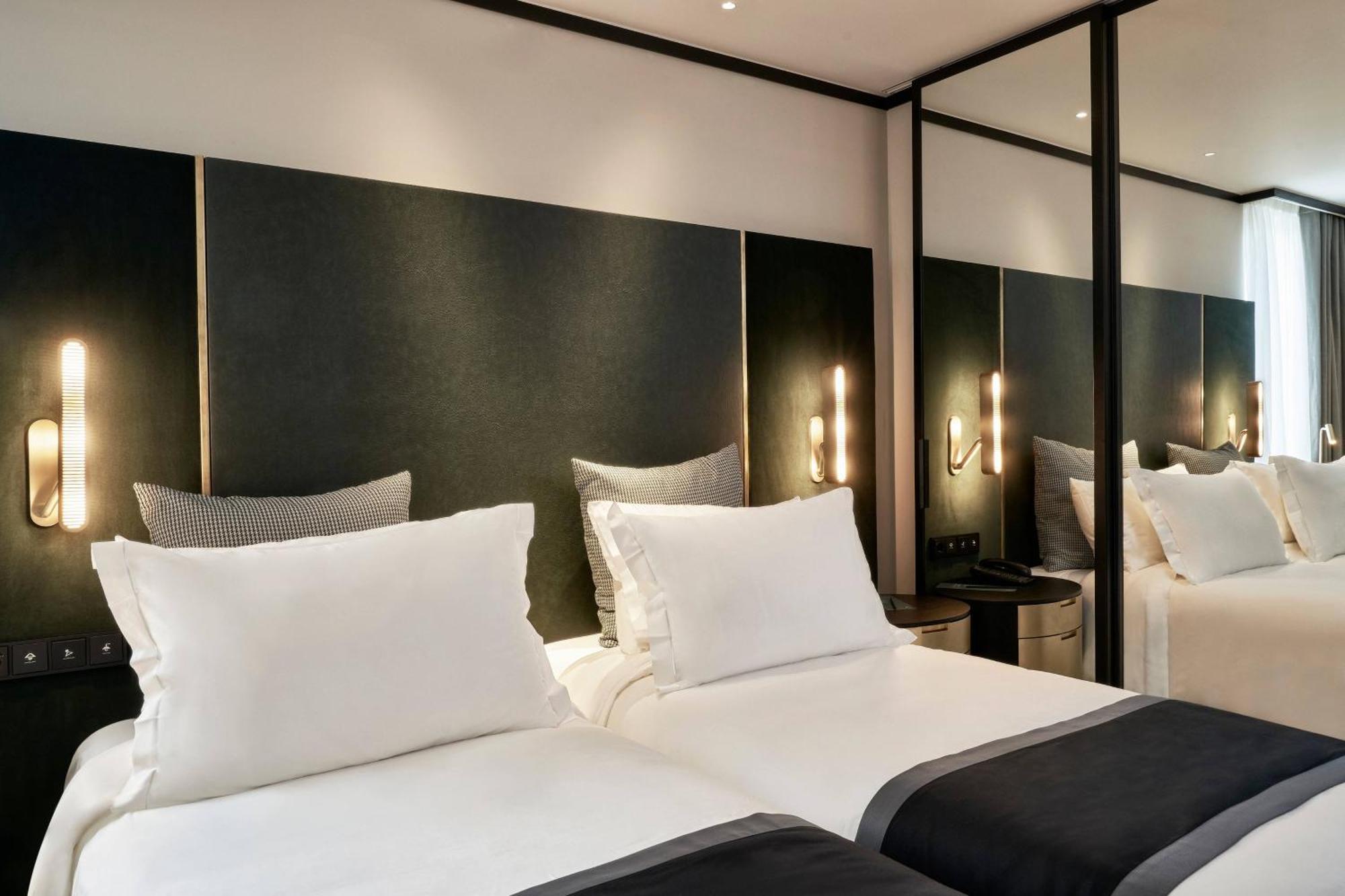 City View Deluxe Guestroom 2 Single Beds