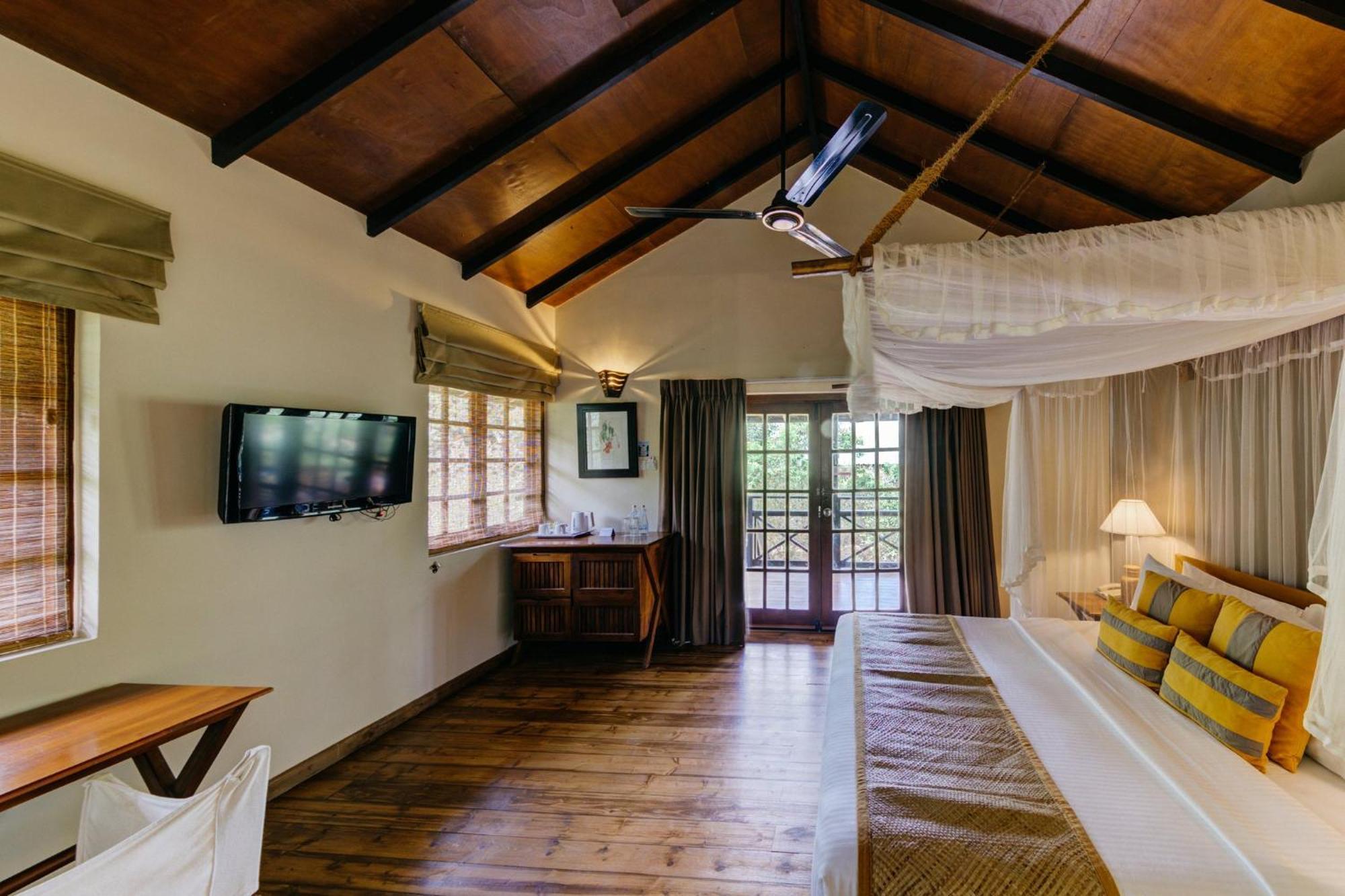Jungle Chalet Twin Safari | Complimentary cocktail each if reserved during Stargazing experience