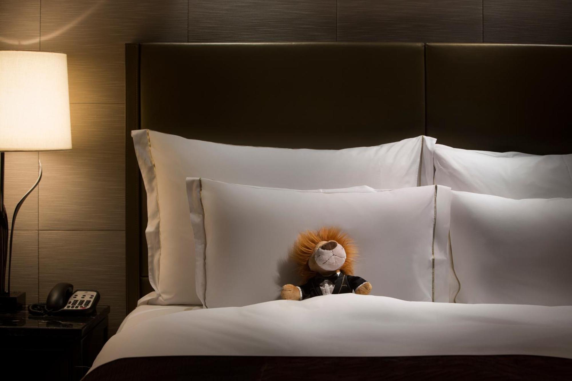 Club Deluxe Room King Bed Club Lounge Access,1645660059:JPEG