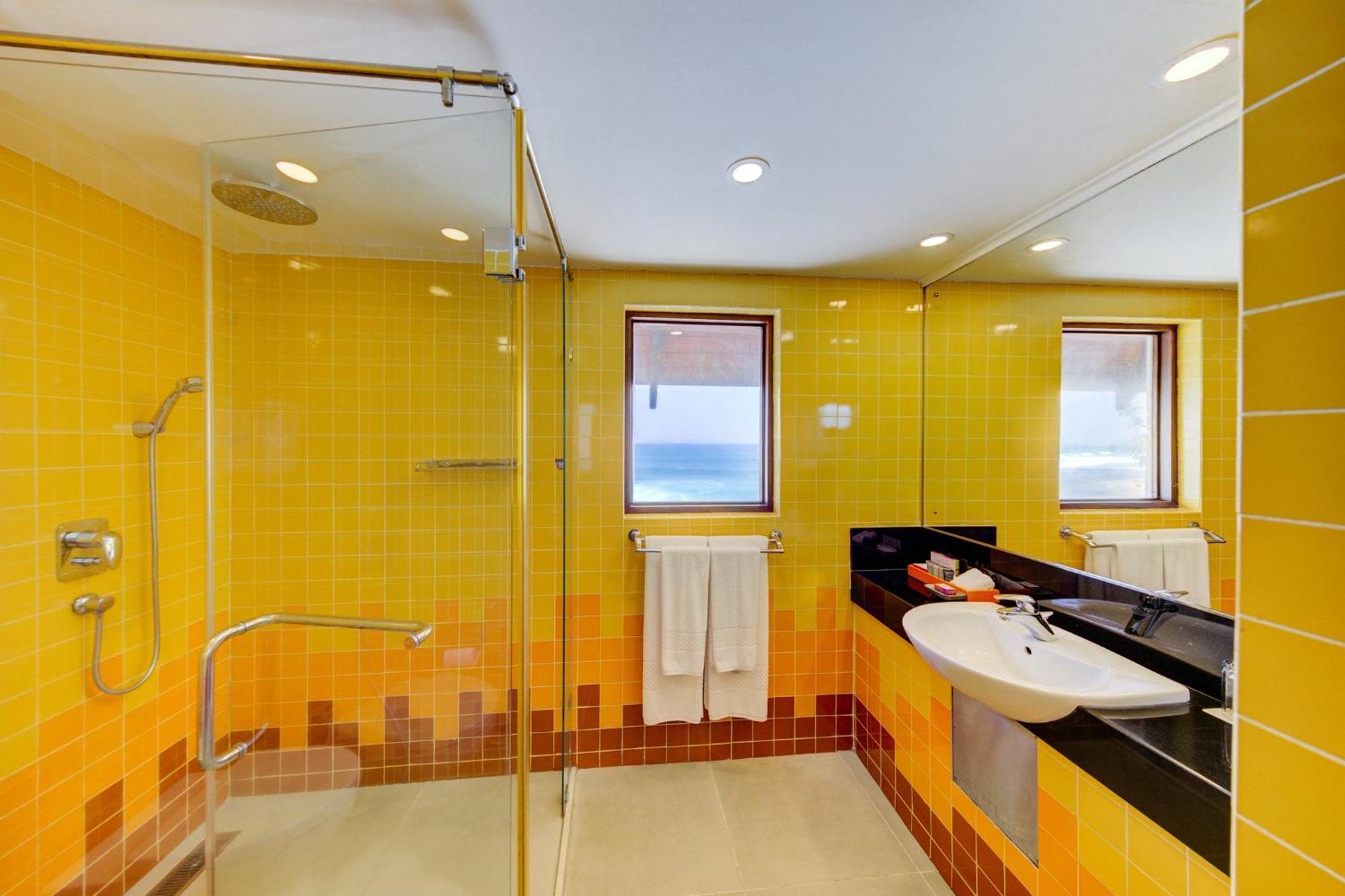 Ocean Vista King Room Balcony on F&B on SPA