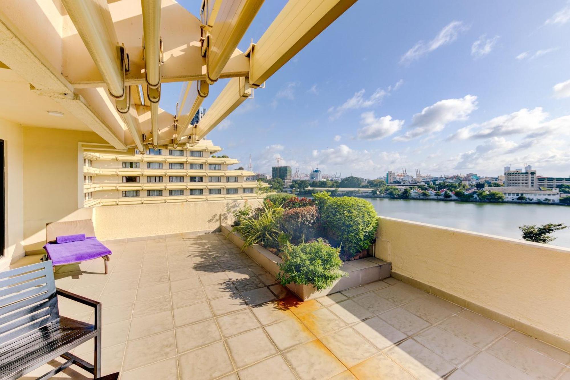 Cilantro Suite Terrace & Lounge Access
