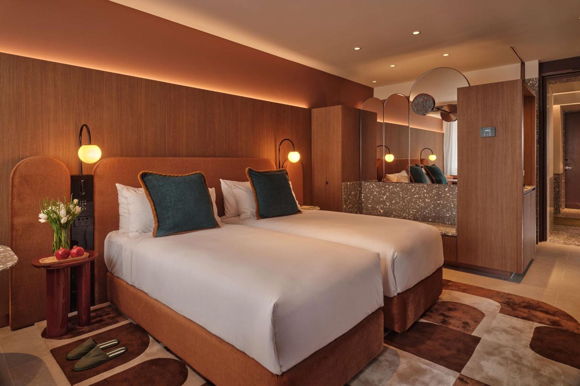Courtyard Room