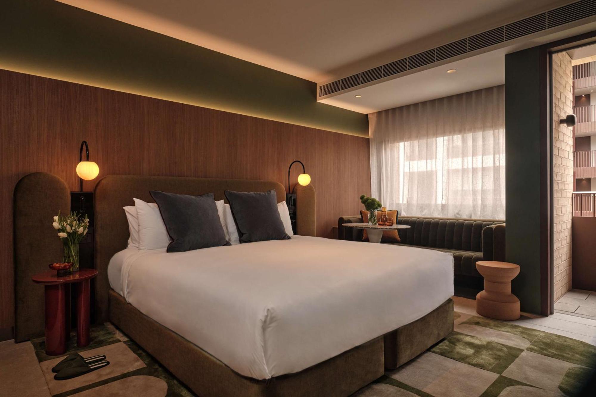 Courtyard Room