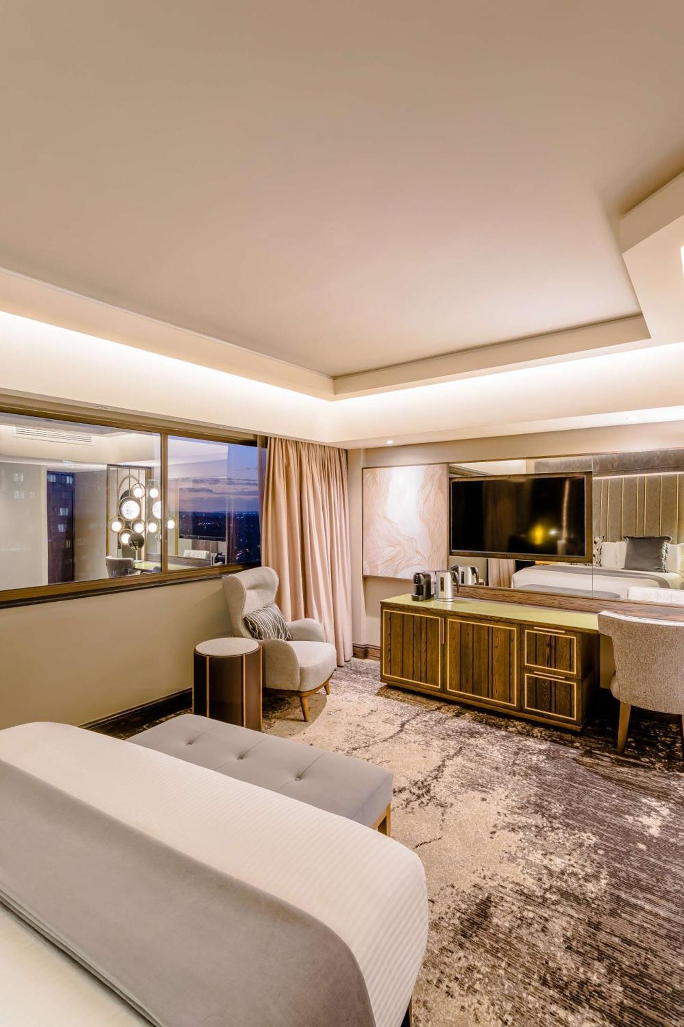 Sandton Towers Deluxe Twin Room