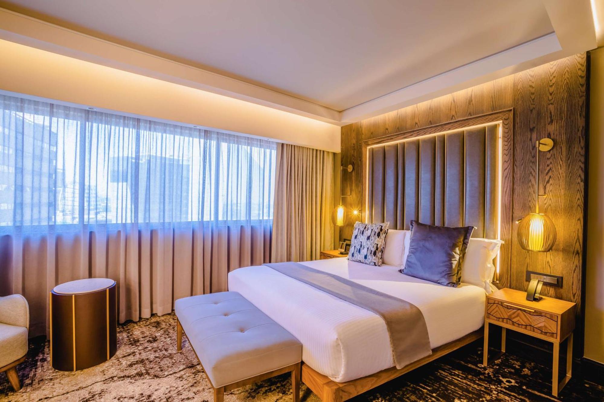 Sandton Towers Corner Deluxe King Room