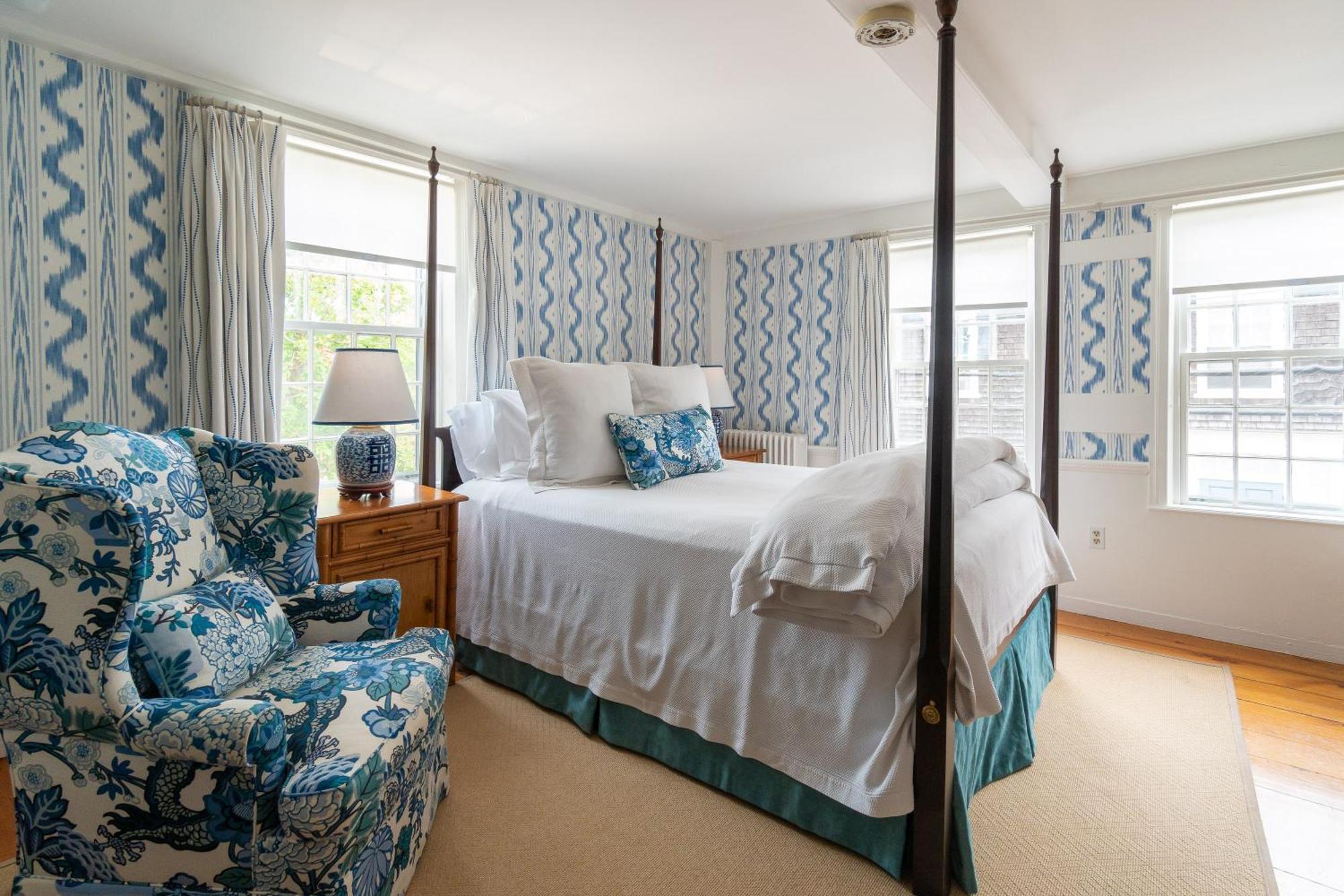 Corner Queen Room # 5