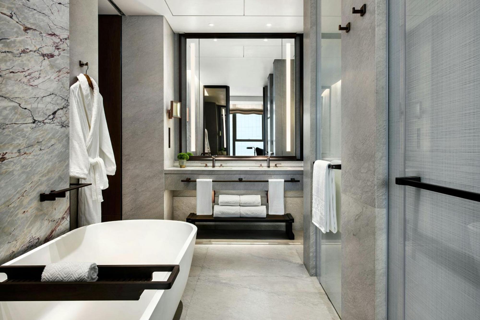 Deluxe King Room City View