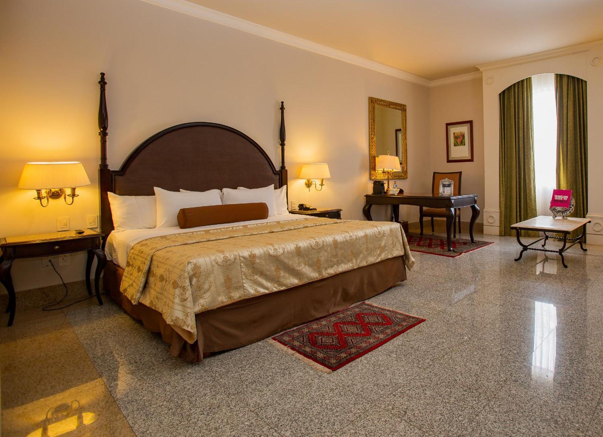 Luxury Suite King Bed Non Smoking