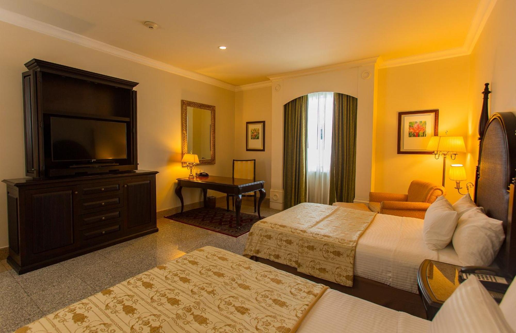 Classic Suite Two Double Beds Non Smoking