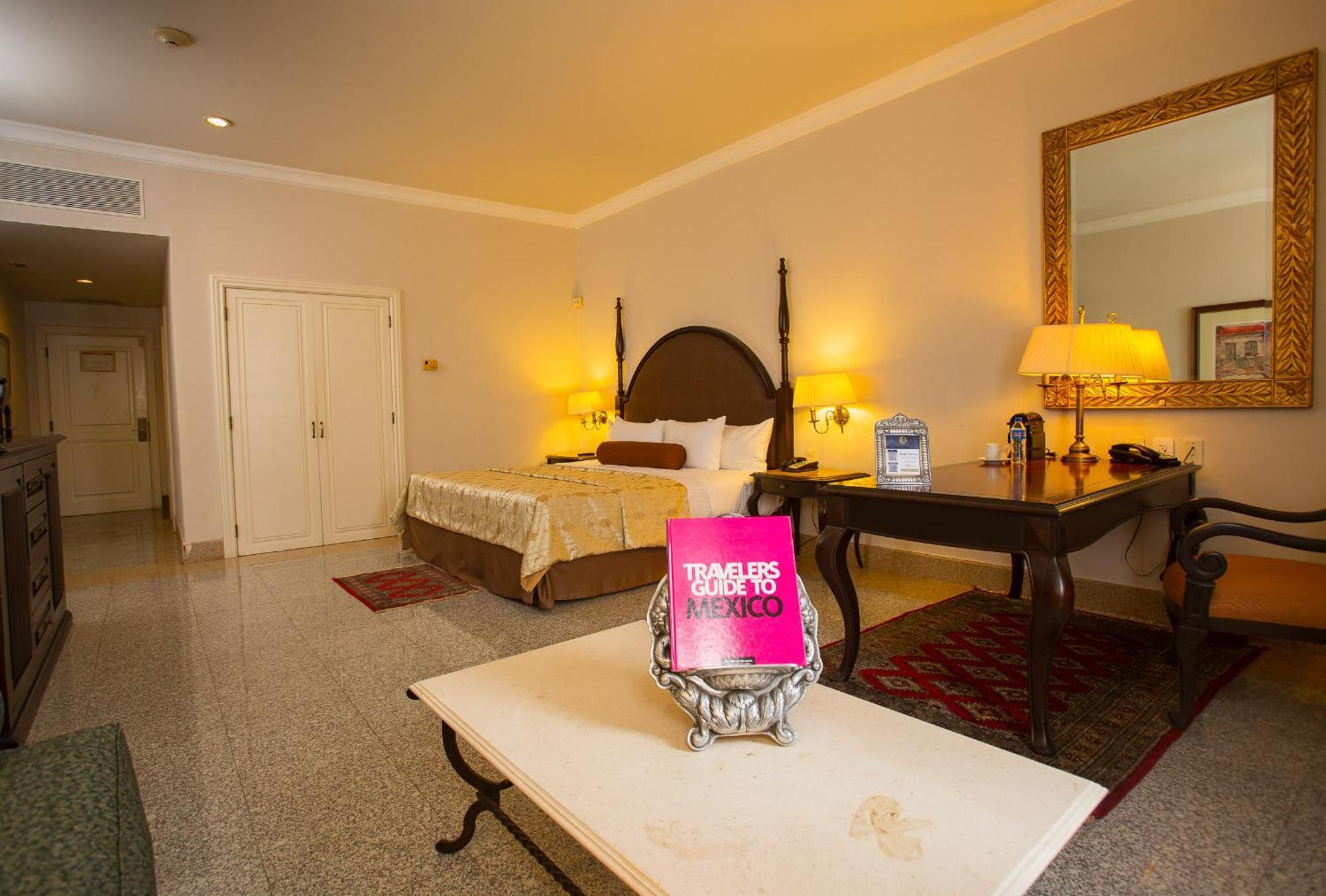 Luxury Suite King Bed Non Smoking