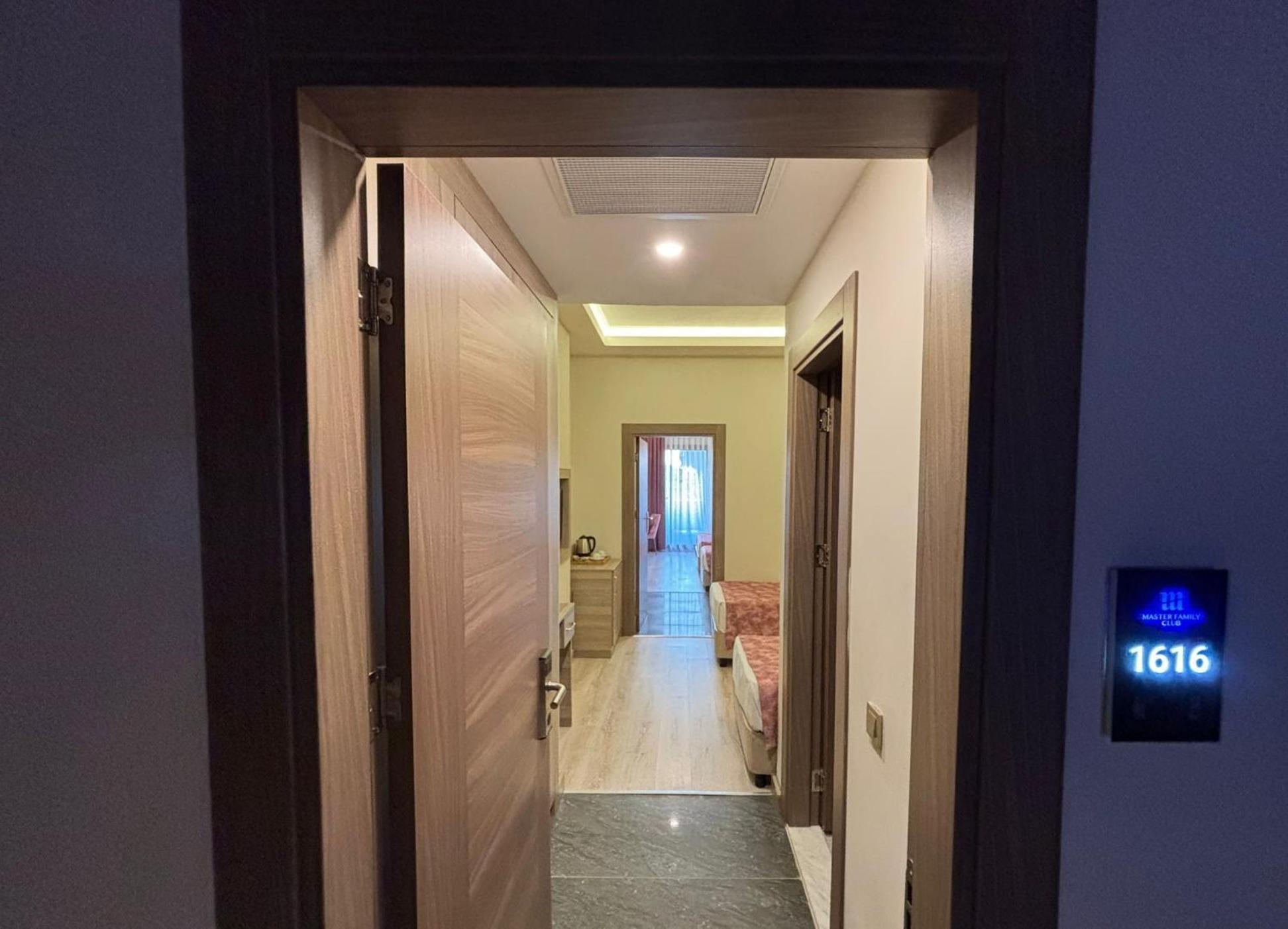 Family Room,1647758513:JPEG
