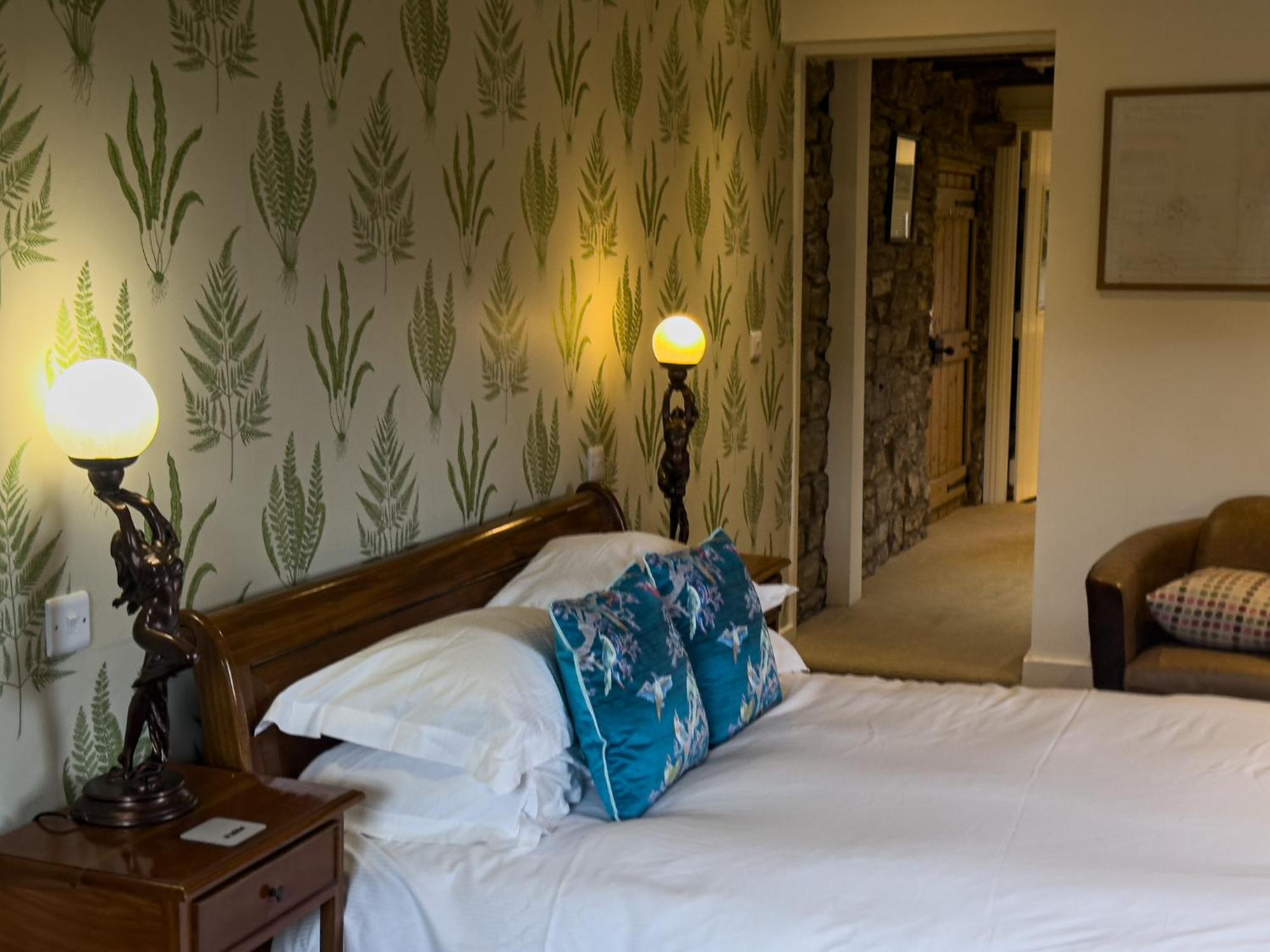 Deluxe King Suite