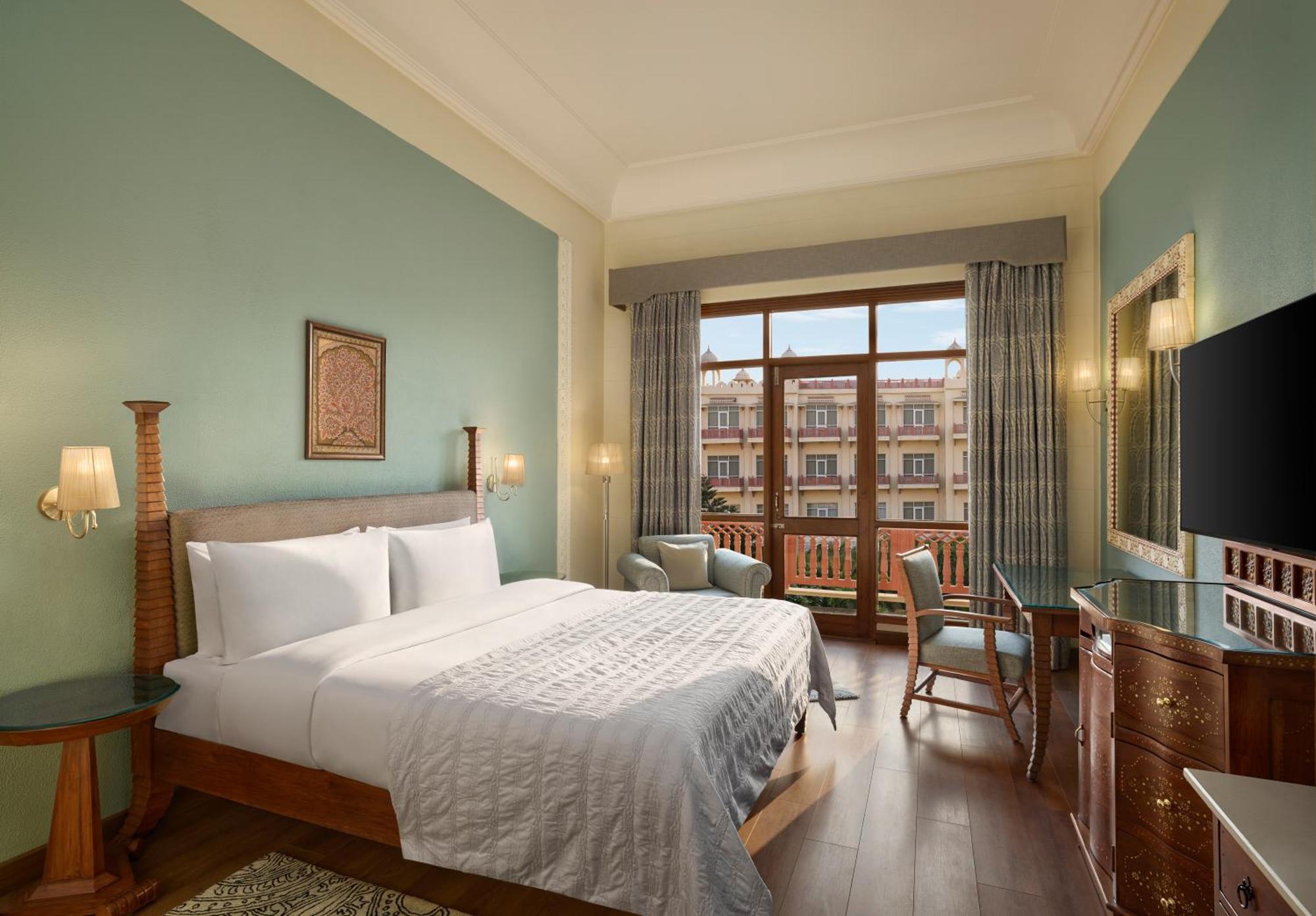 Superior Garden view King Bed on food soft beverages on SpaBuy 1 1 on select brands at Madeira bar between 4 pm 10 pm