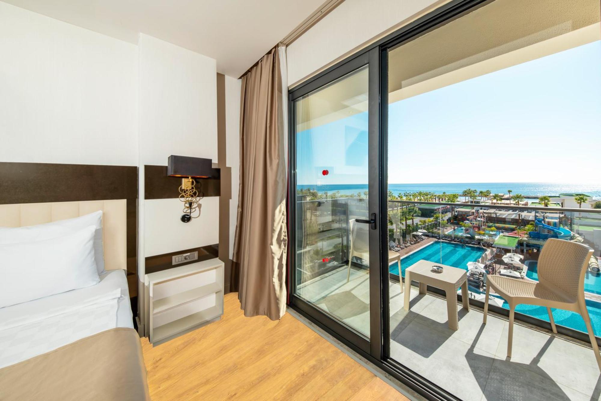 Deluxe Double Room with Balcony and Sea View,1649168691:JPEG