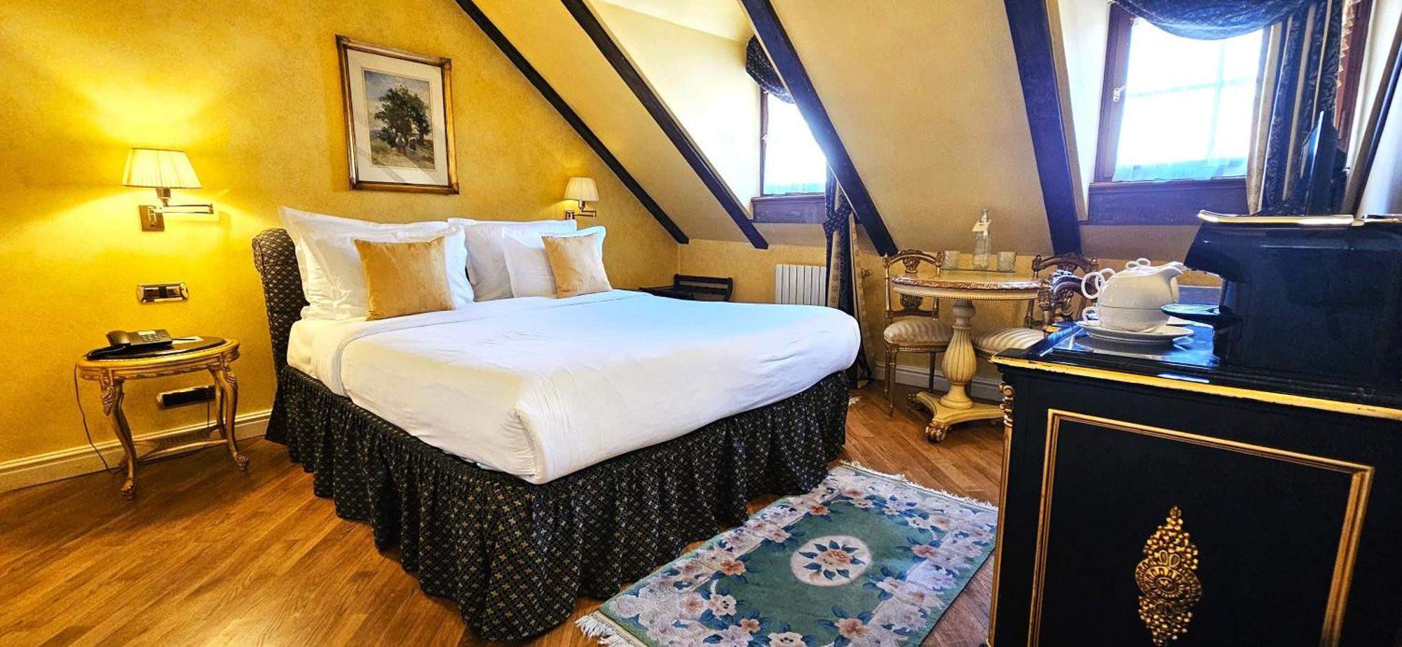 Cozy Double Room