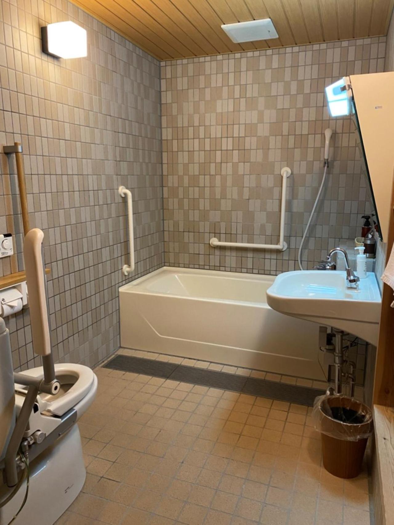 Western-style Room Twin Unit Bath Barrier Toilet20㎡