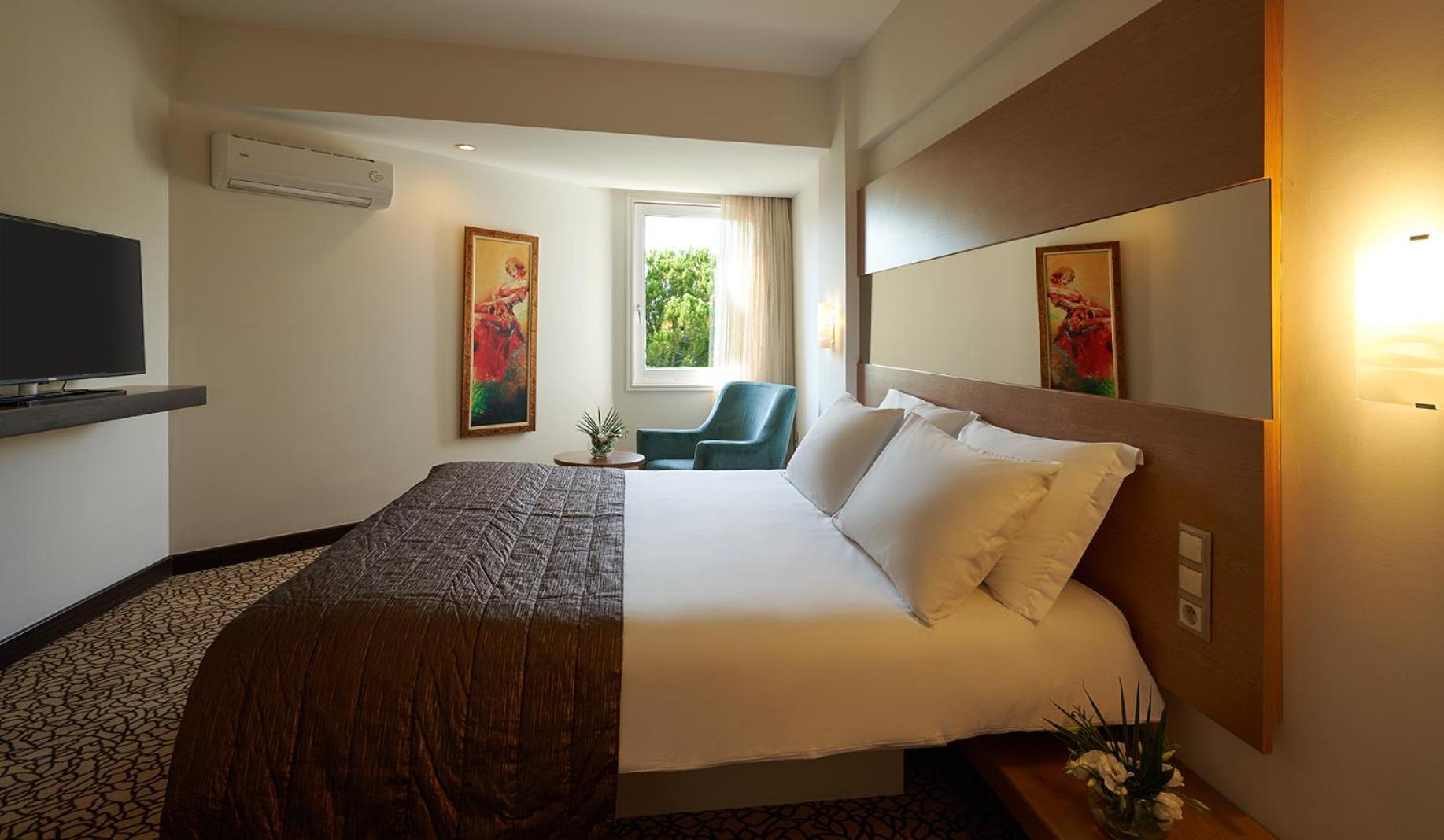 Junior Suite (2 Adults + 2 Children),1216517551:JPEG