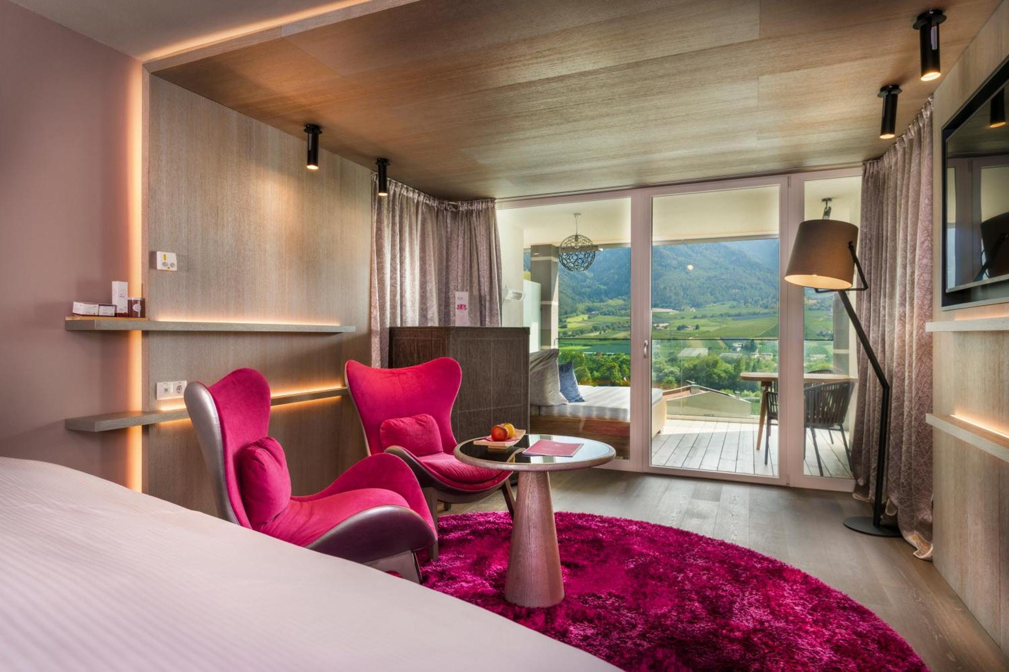 Deluxe King Suite