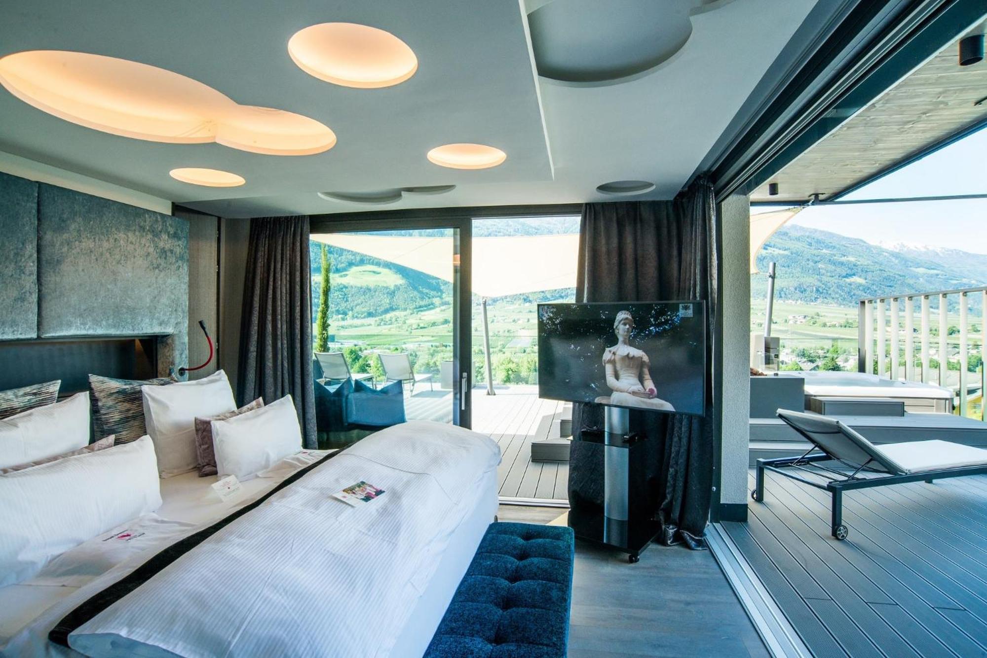 Superior King Suite
