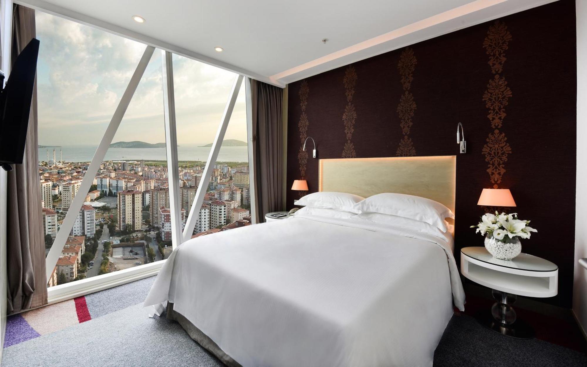 One Bedroom Suite Sea View