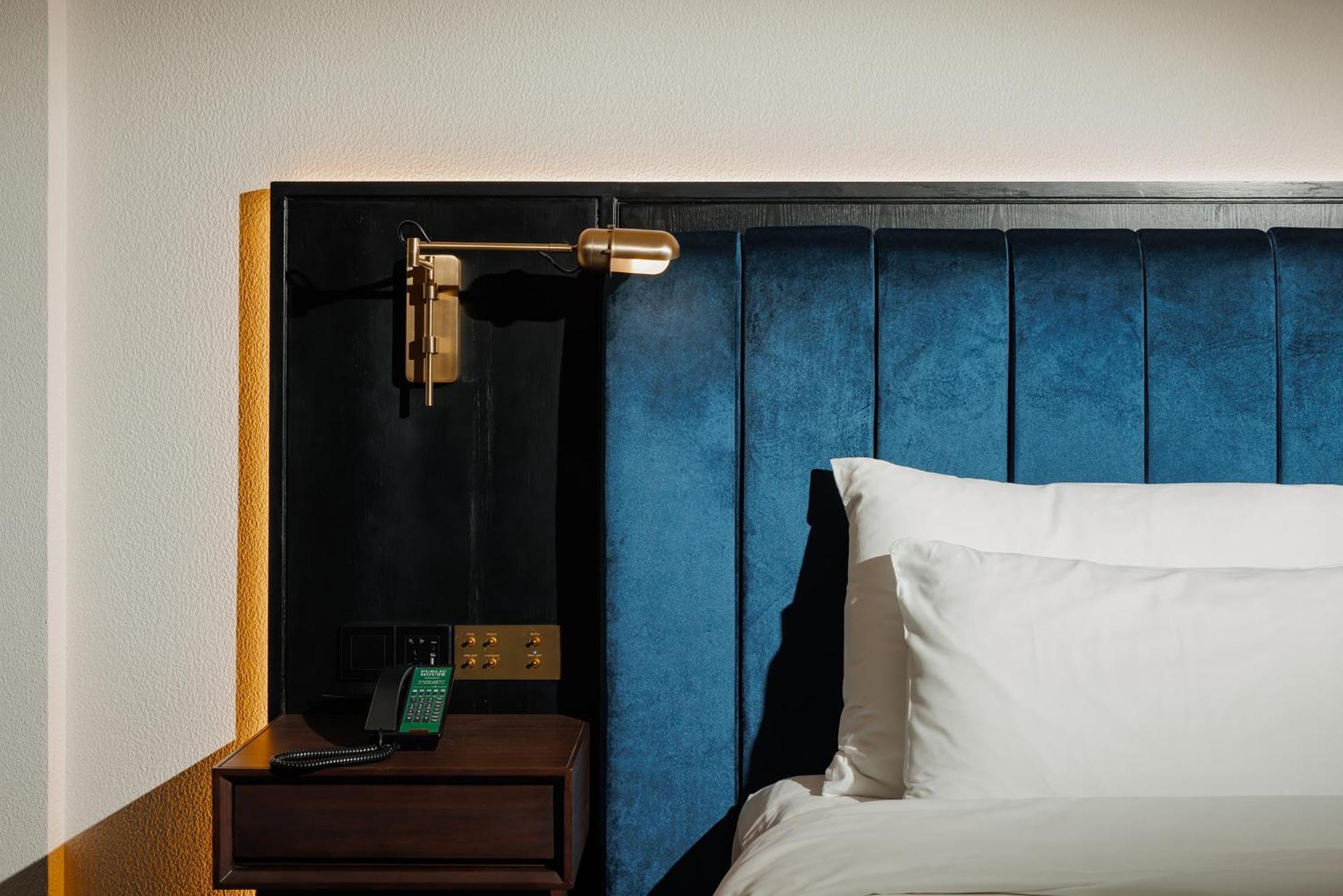 Dreamer King Room