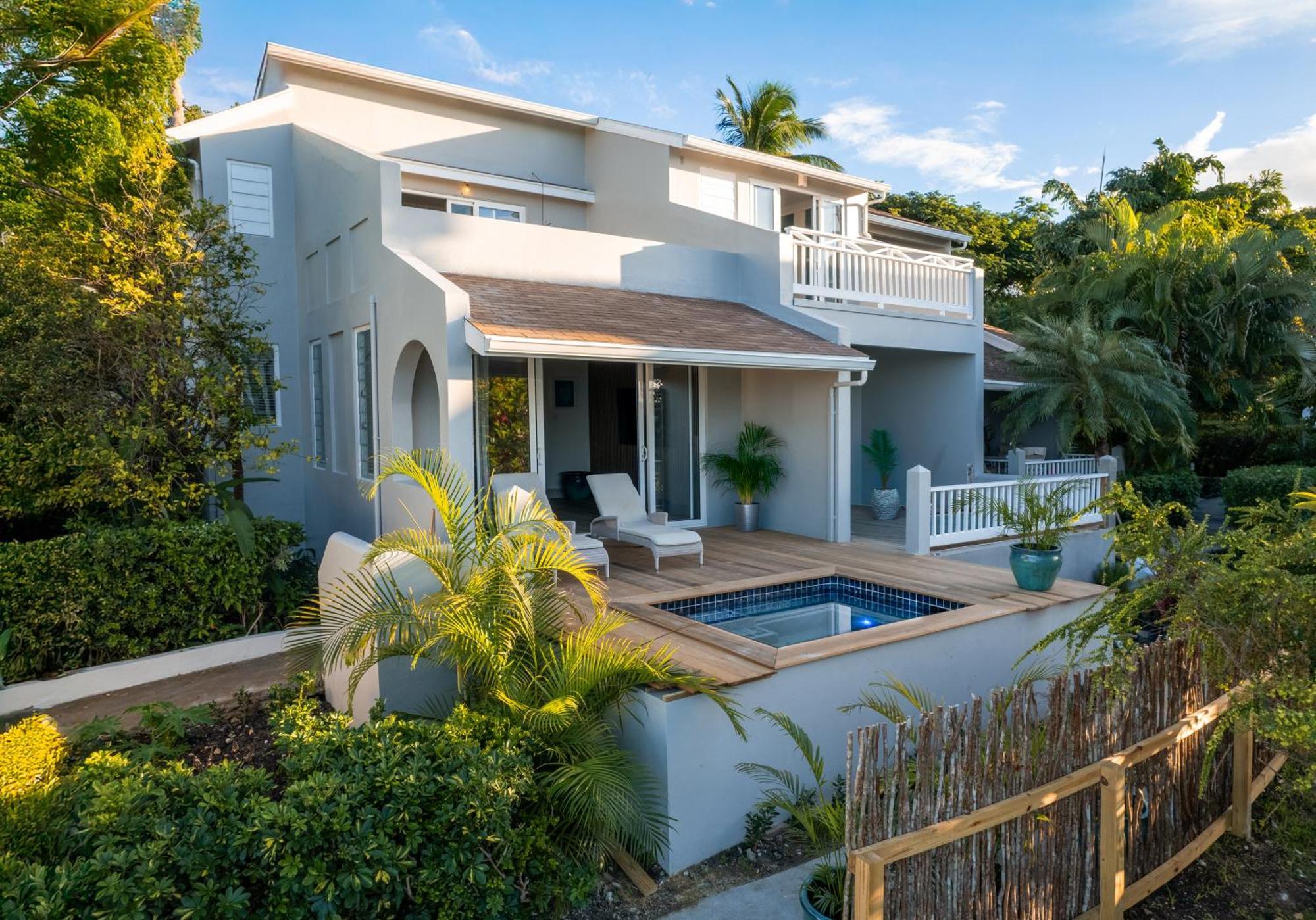 Suite Private Pool,1651177868:JPEG