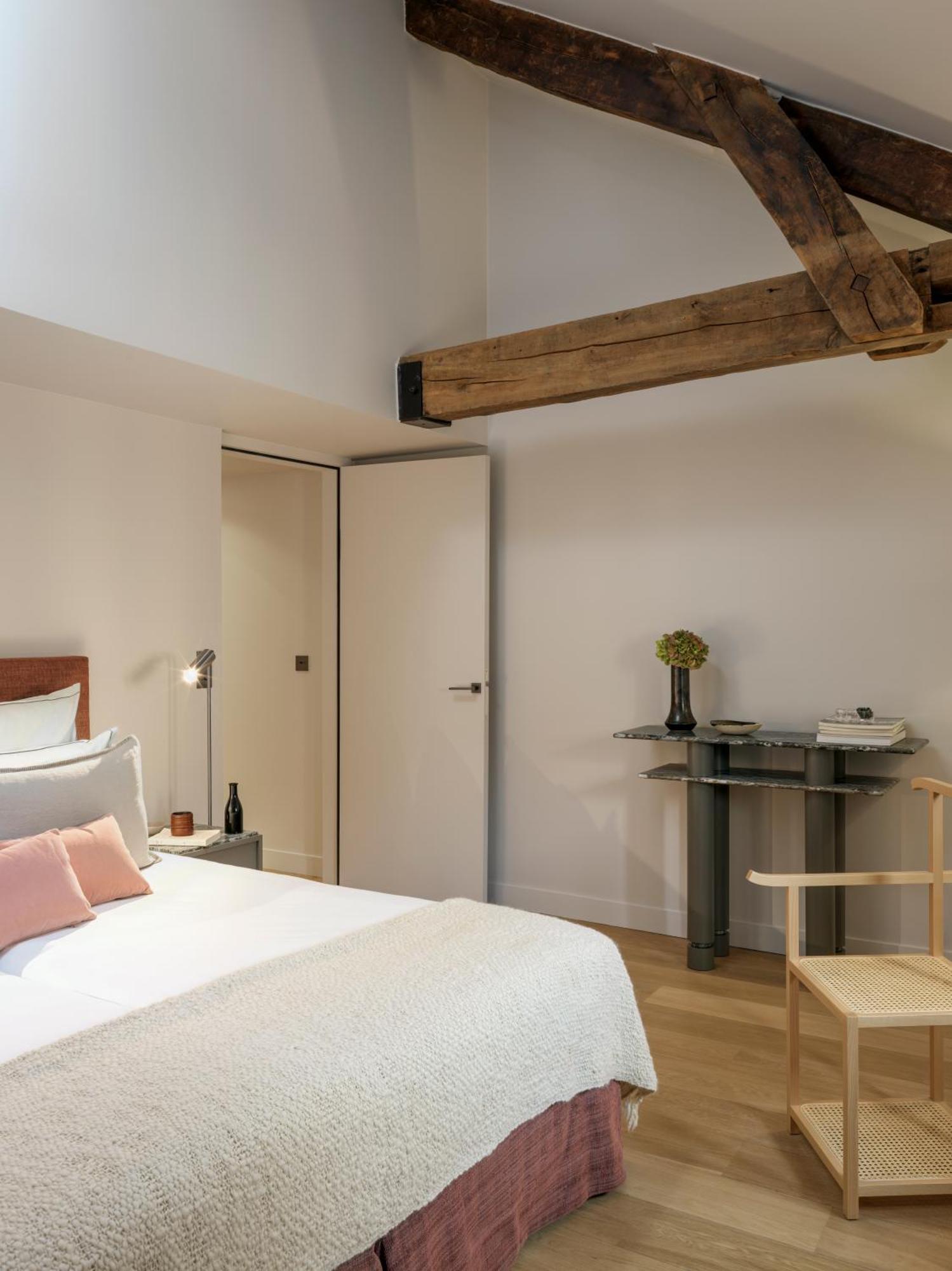 Three-Bedroom Loft Apartment,1641384470:JPEG