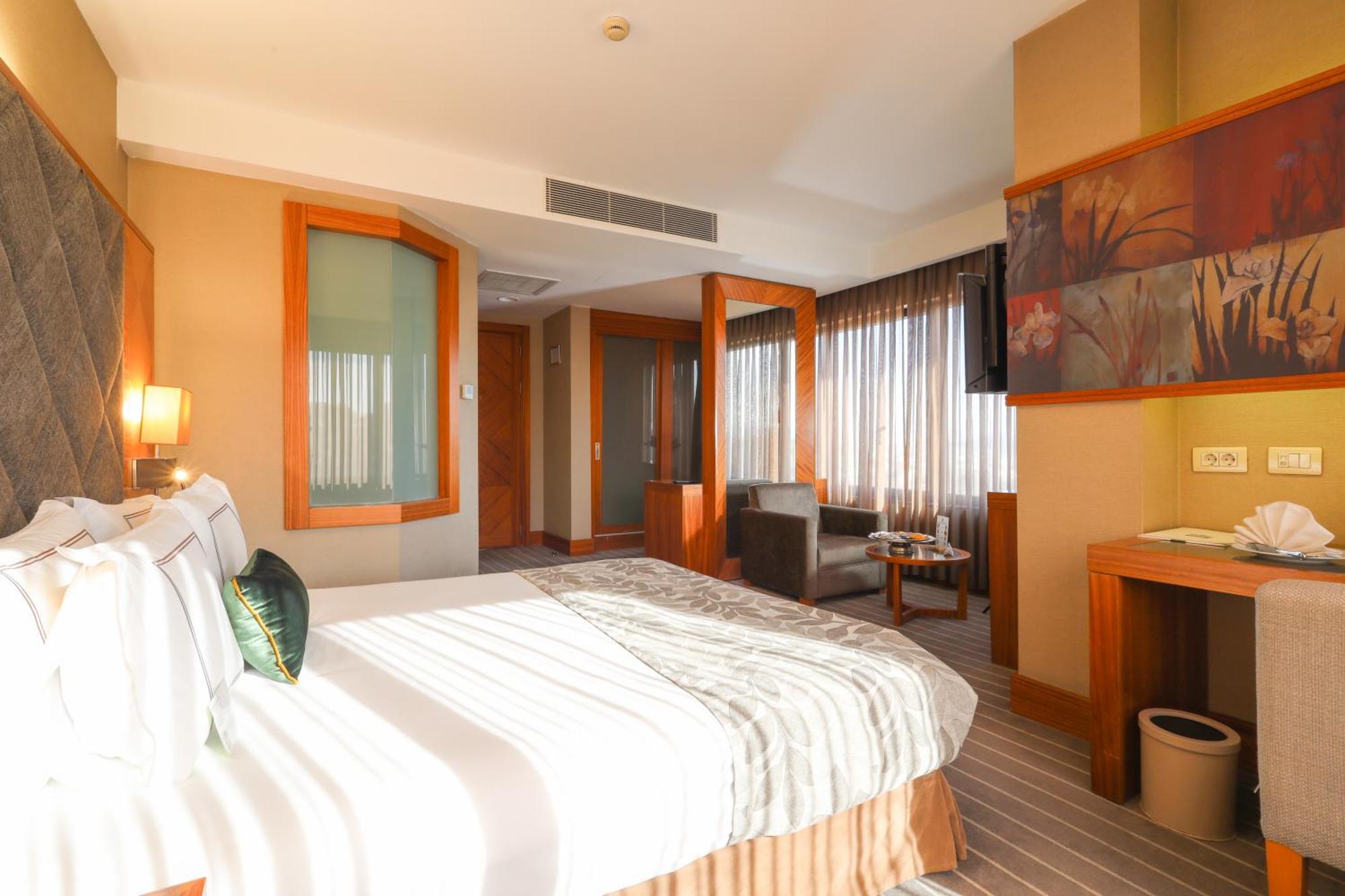 Corner Suite