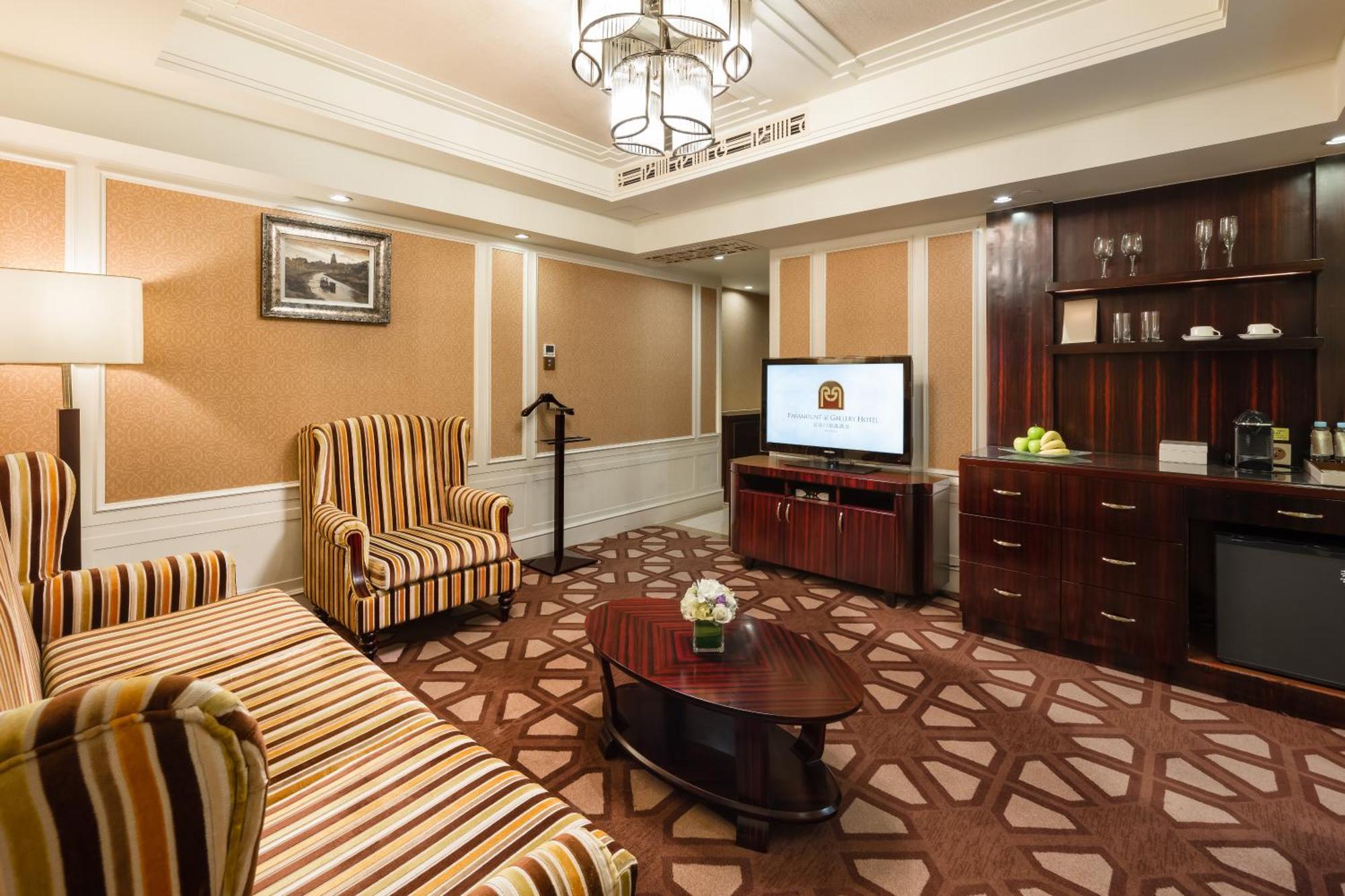 Paramount Suite (Include 2 Breakfast),1652761155:JPEG