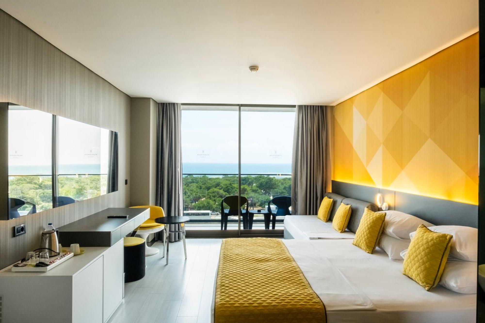 Double or Twin Room Lake View