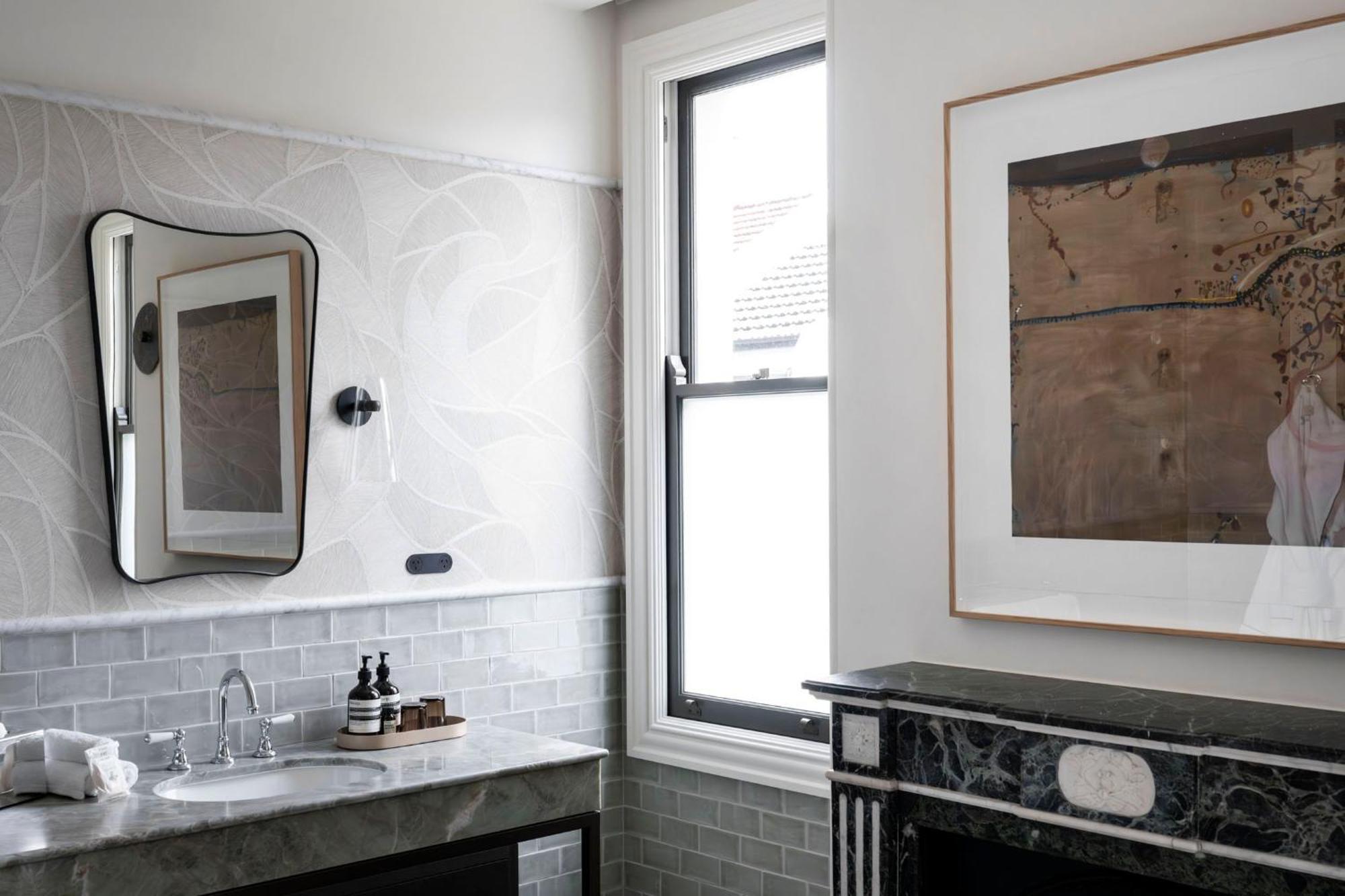 Corner Suite