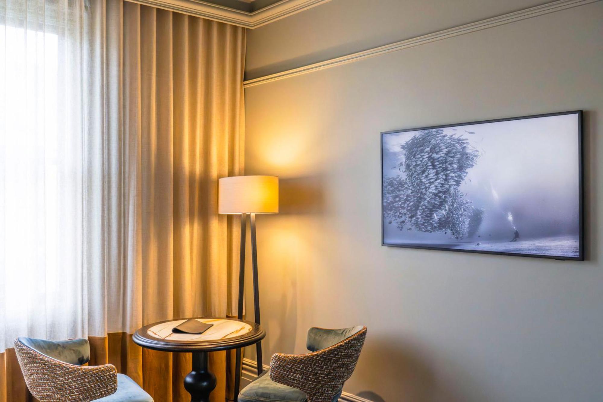 Superior King Suite