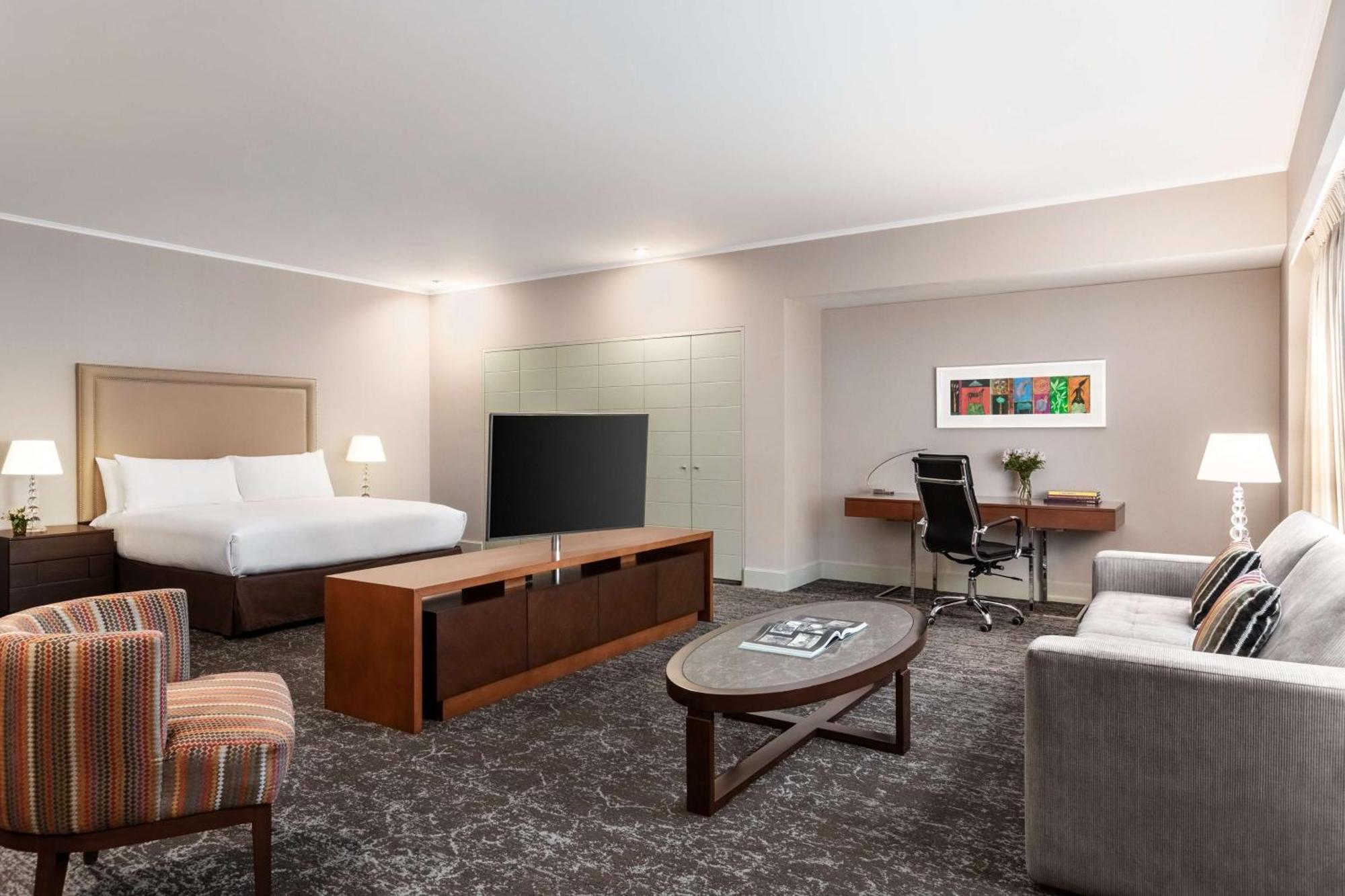 Junior King Suite Seating Area