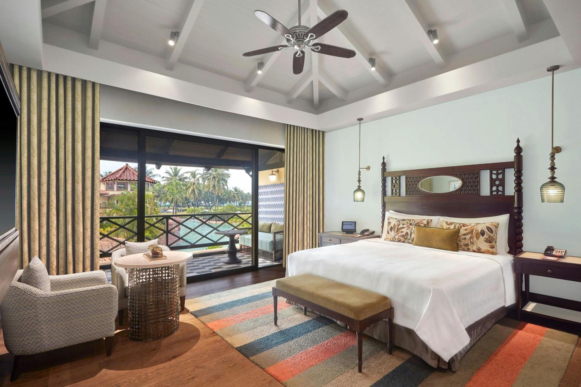 Pool View Guest room 1 King or 2 Twin or Single Beds