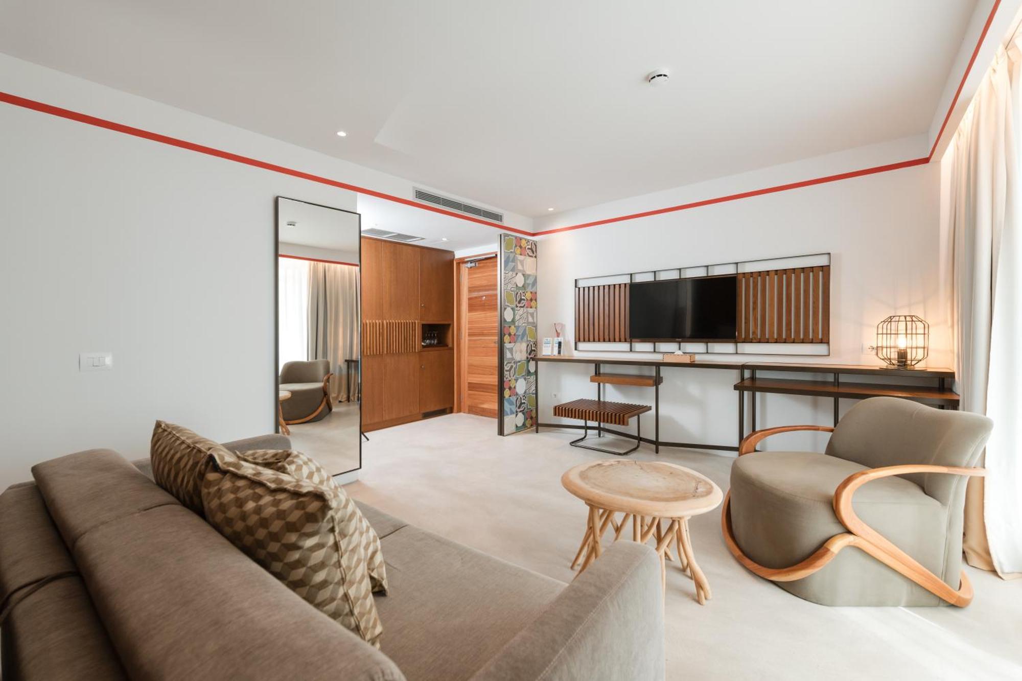 Junior Suite,1654305564:JPEG
