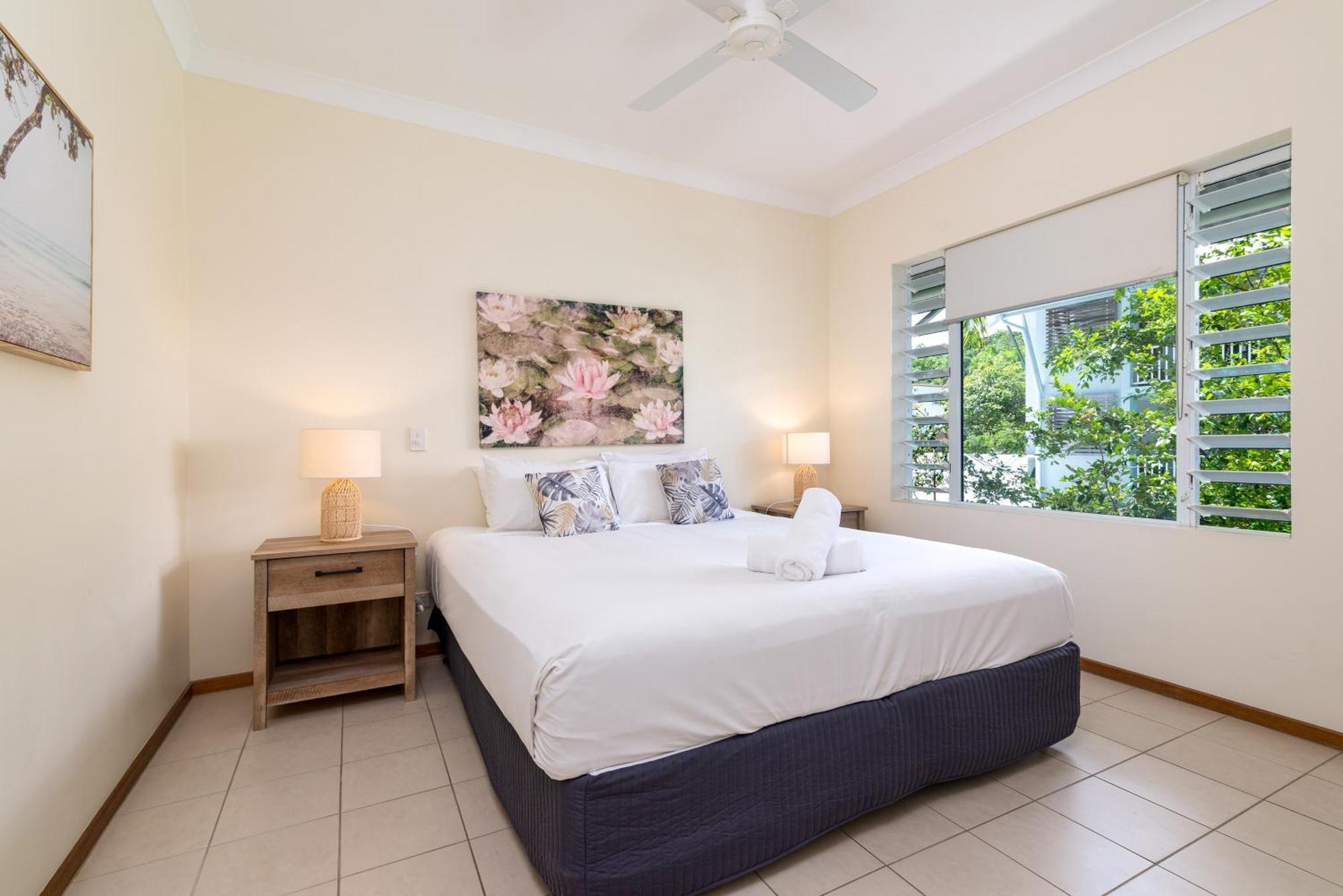 One-Bedroom Apartment Pool View
