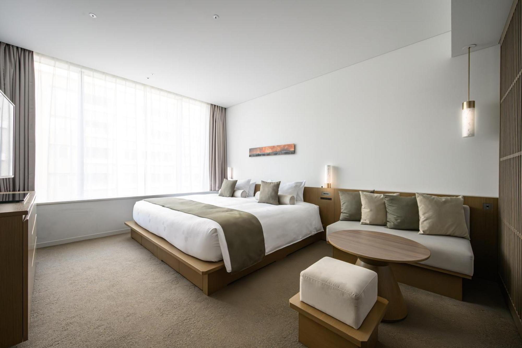 Superior Double Room Lounge Access