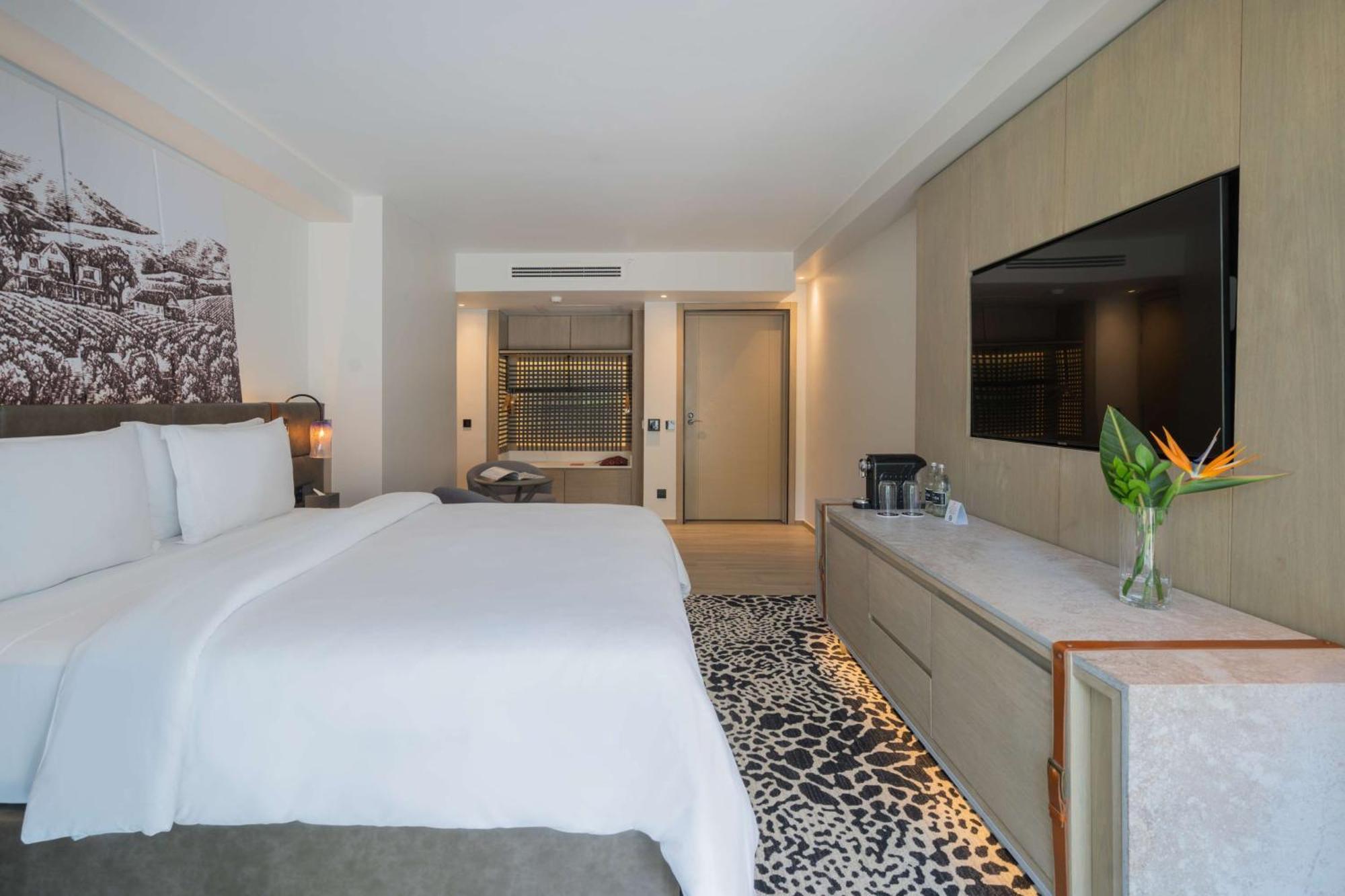Serene Guest Room Mobility Accessible