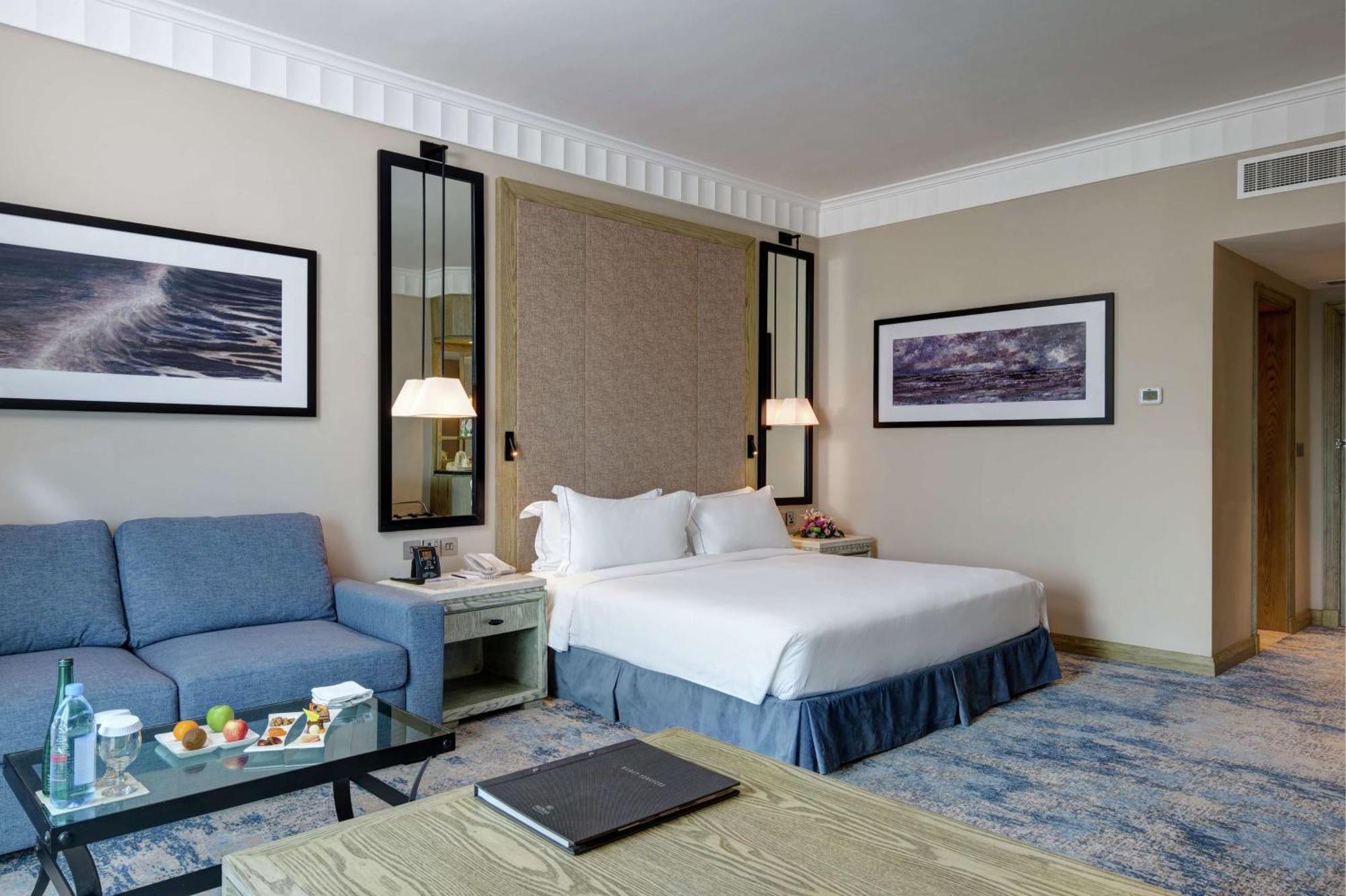 Superior King Room French Balcony