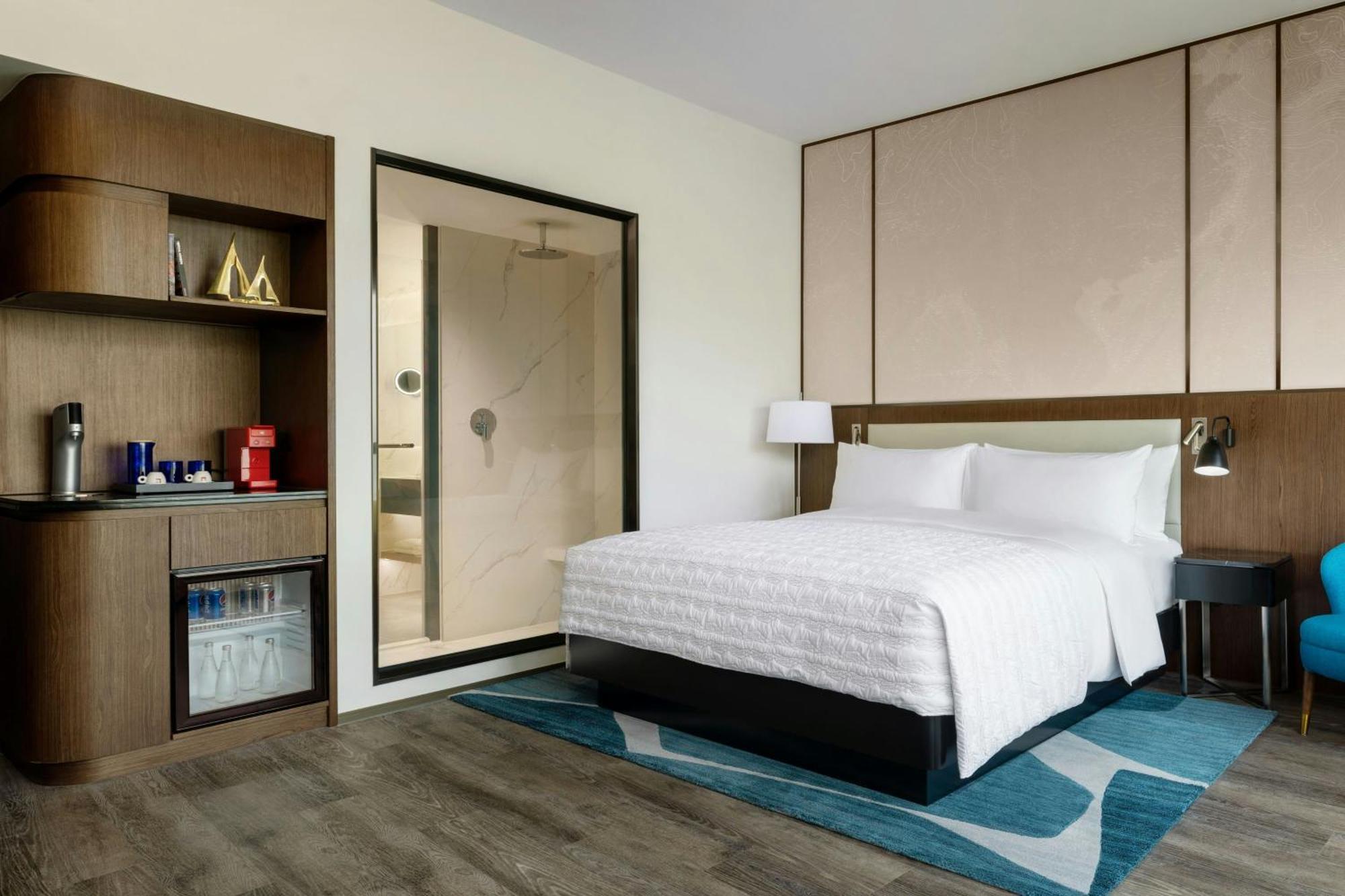 Larger Guest Room 1 King