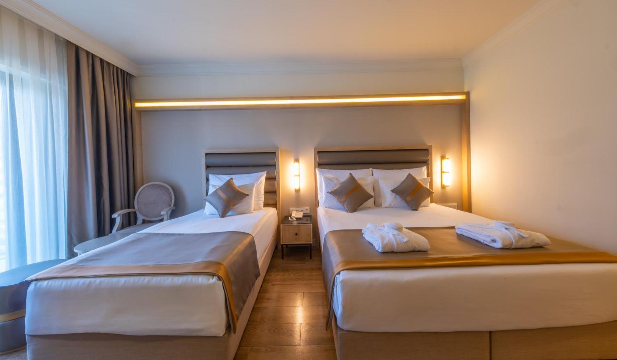 Standard Double Room Side Sea View