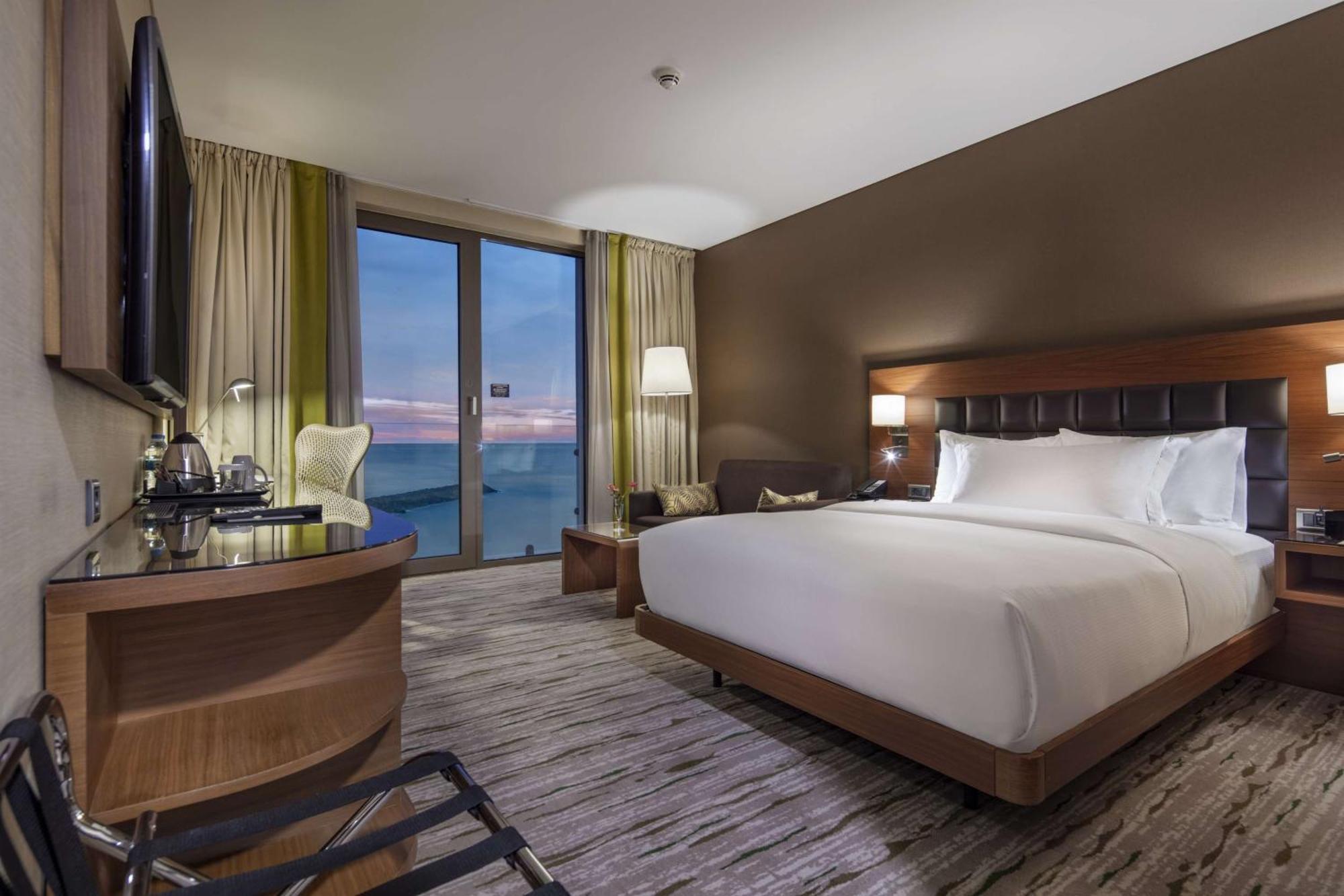 Deluxe King Room Black Sea View