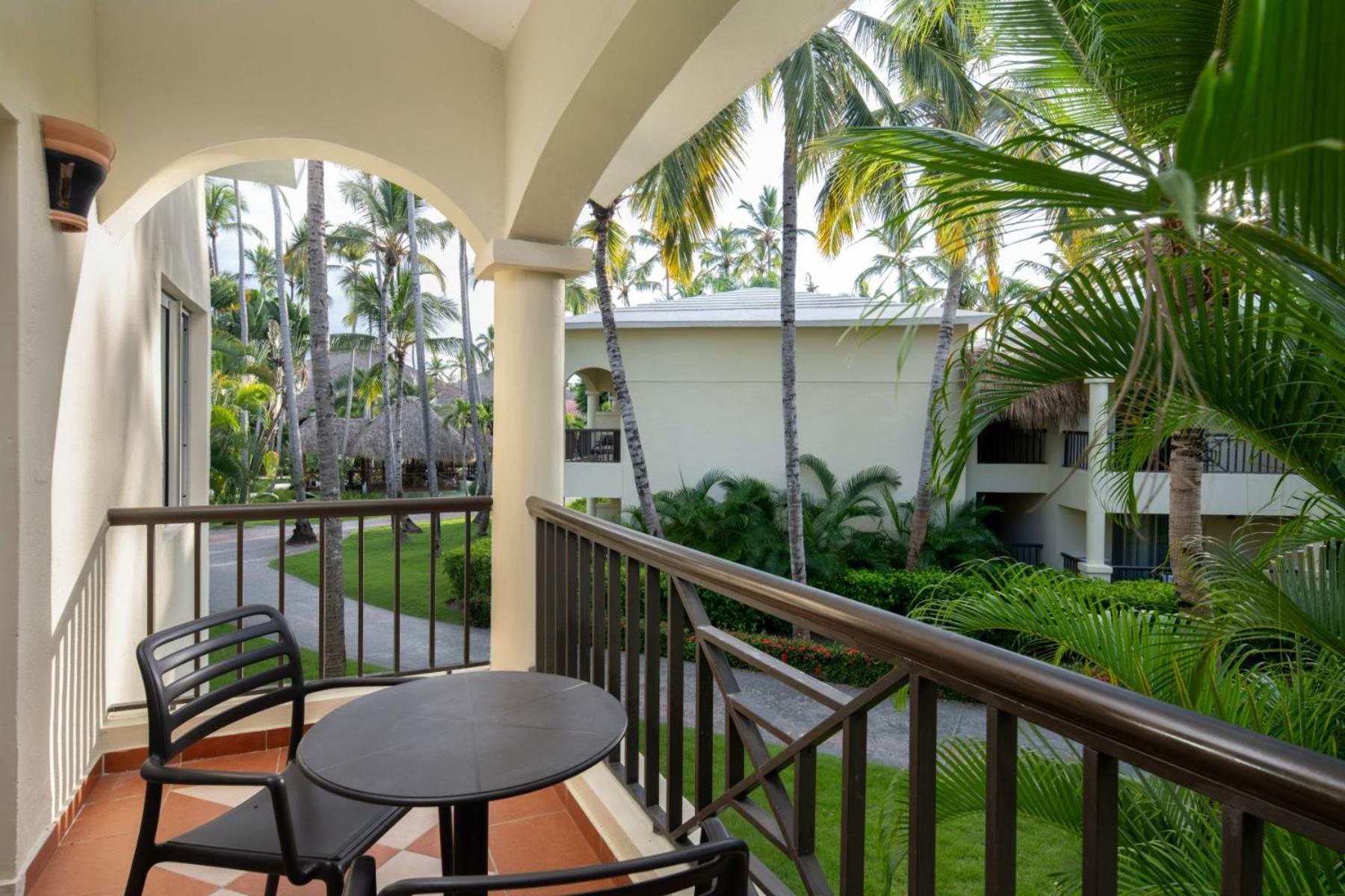 Jr Suite Premium Tropical View Jacuzzi,1657197832:JPEG