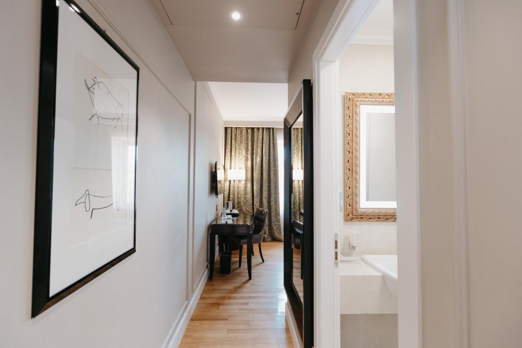 Classic Queen Room