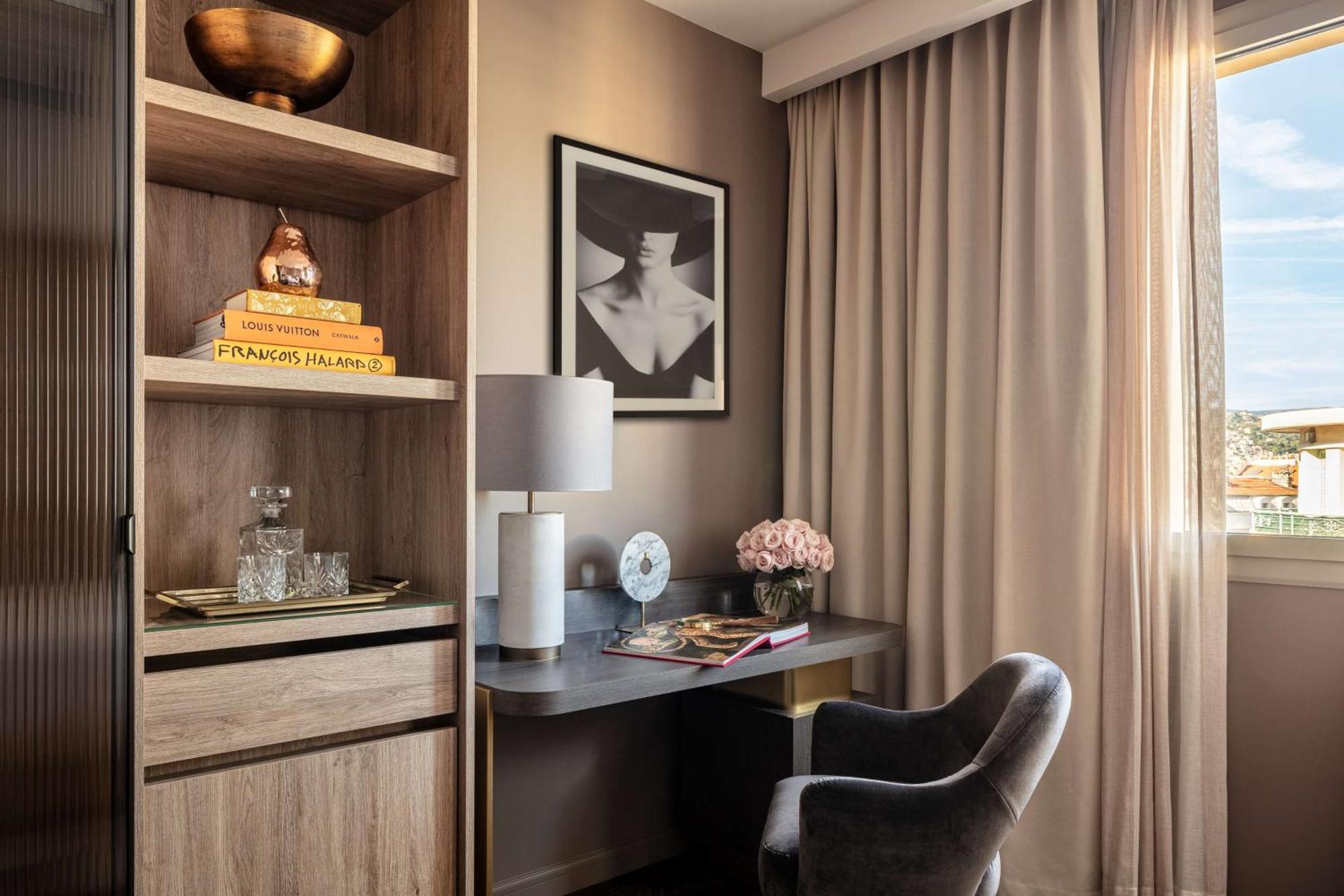 Deluxe Room,1658156762:JPEG
