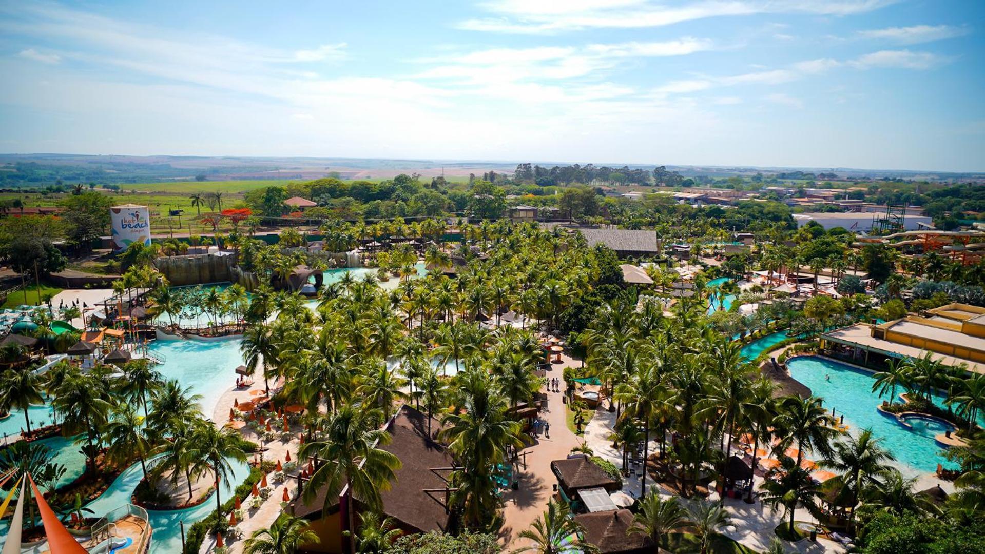 Premier Family Room - includes Hot Beach Water Park tickets,1668108909:JPEG