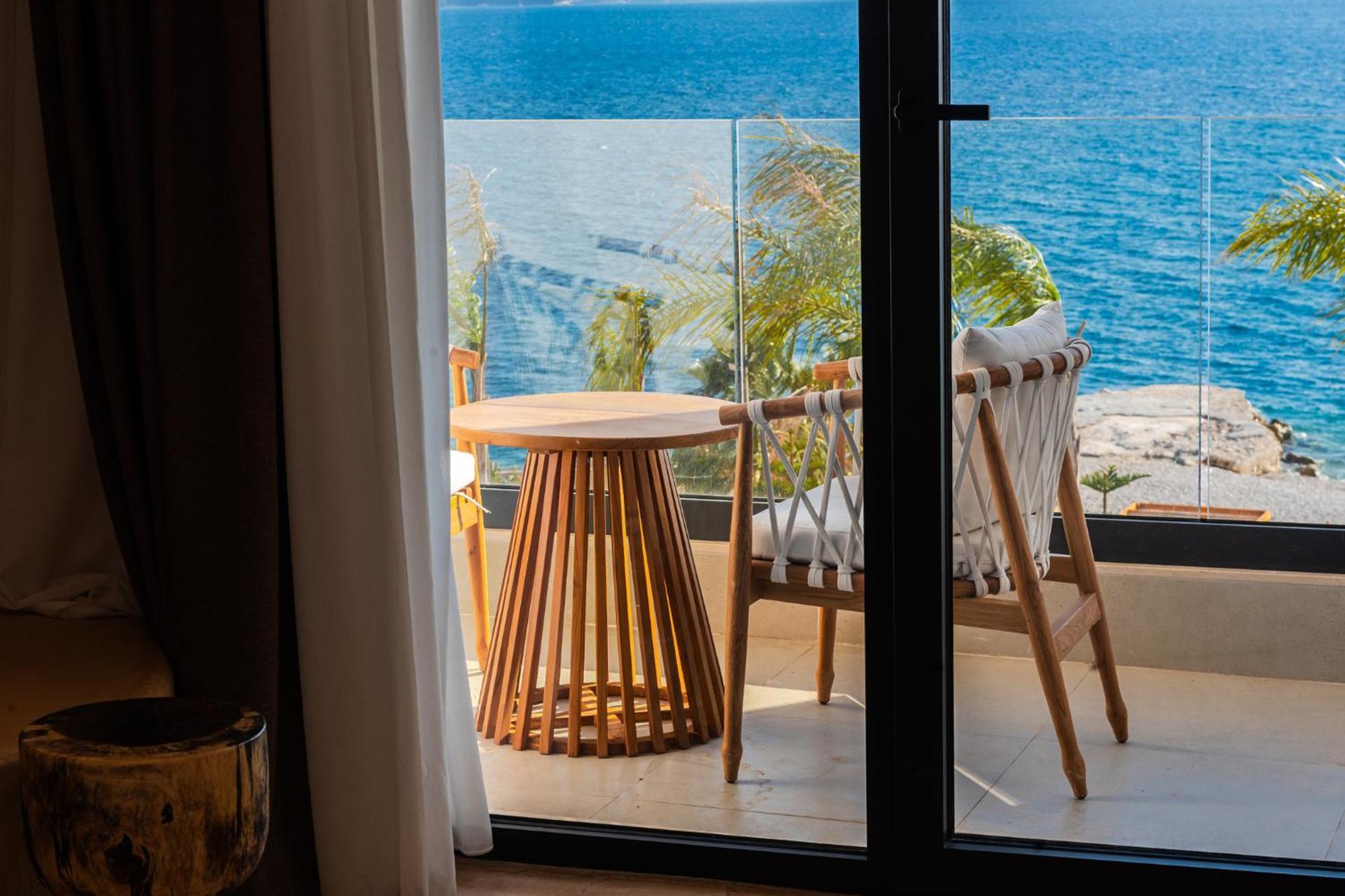 Royal Suite Sea View Bath Tub